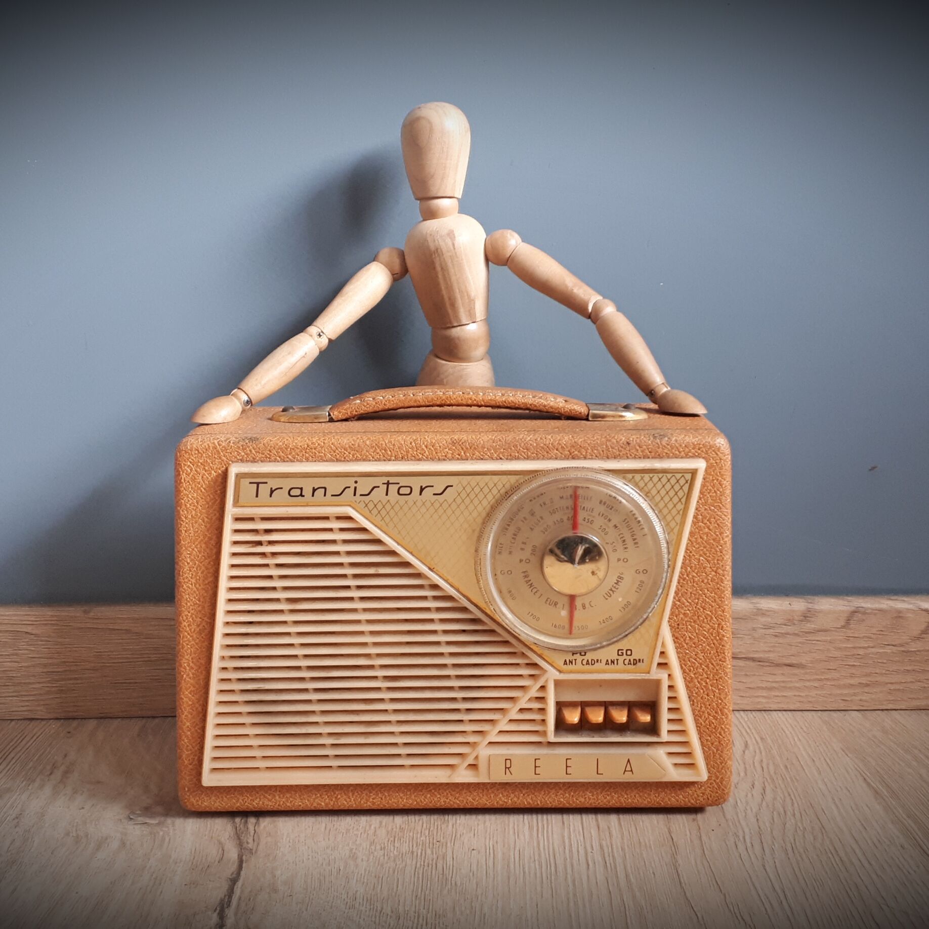 Radio Transistor Reela