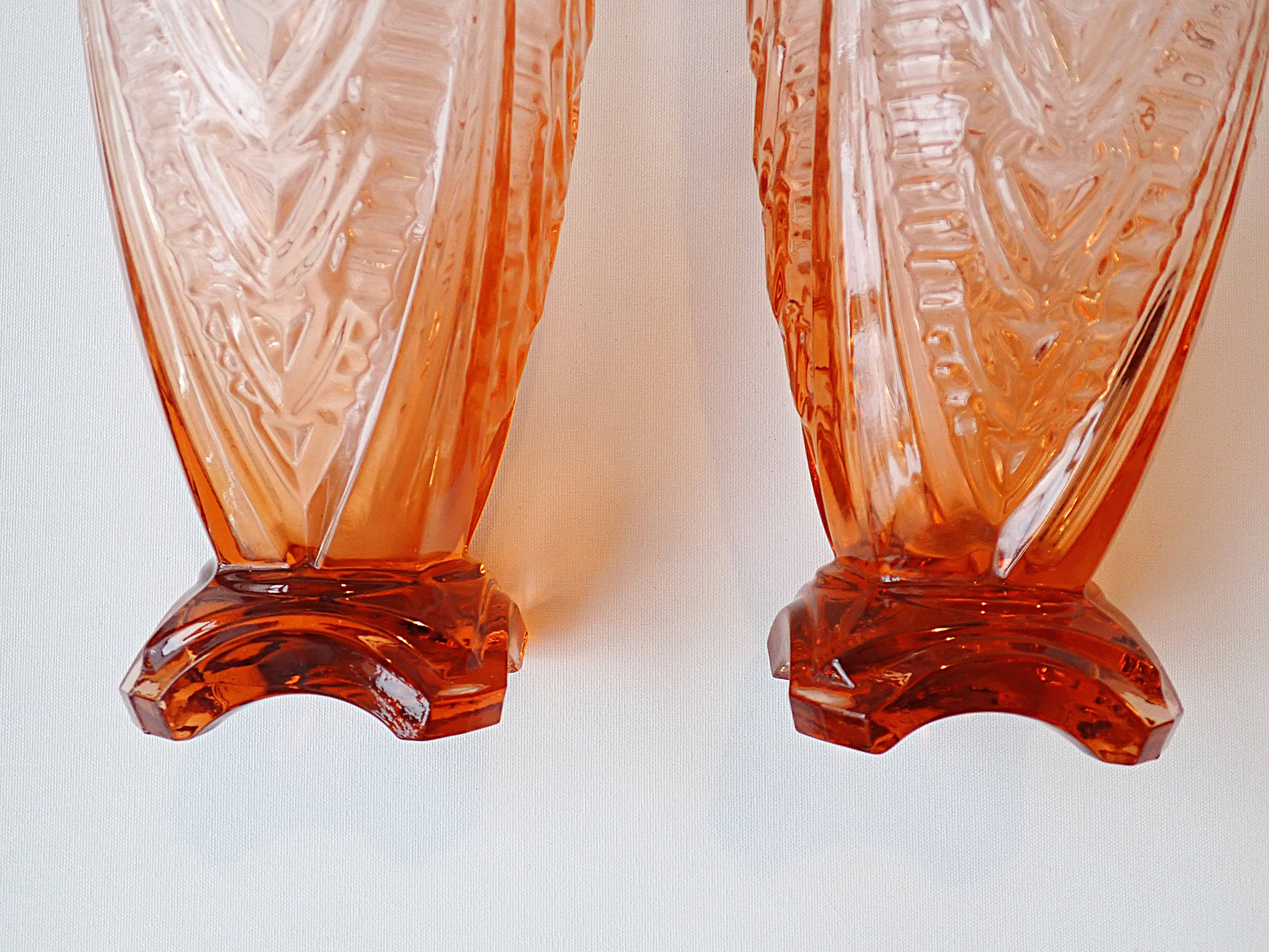 Vases en verre épais rose transparent - style géométrique art déco