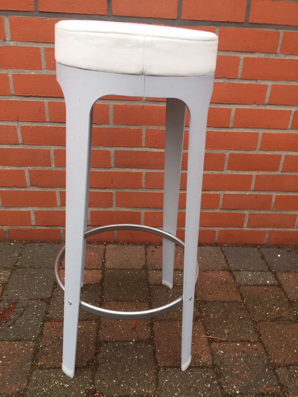 Leonardo Rossano metal and leather stool for Lapalma, Italy