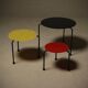 Ensemble de 3 tables gigognes modernes de style Memphis italien des années 1980.