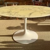 Knoll round tulip dining table – marble top