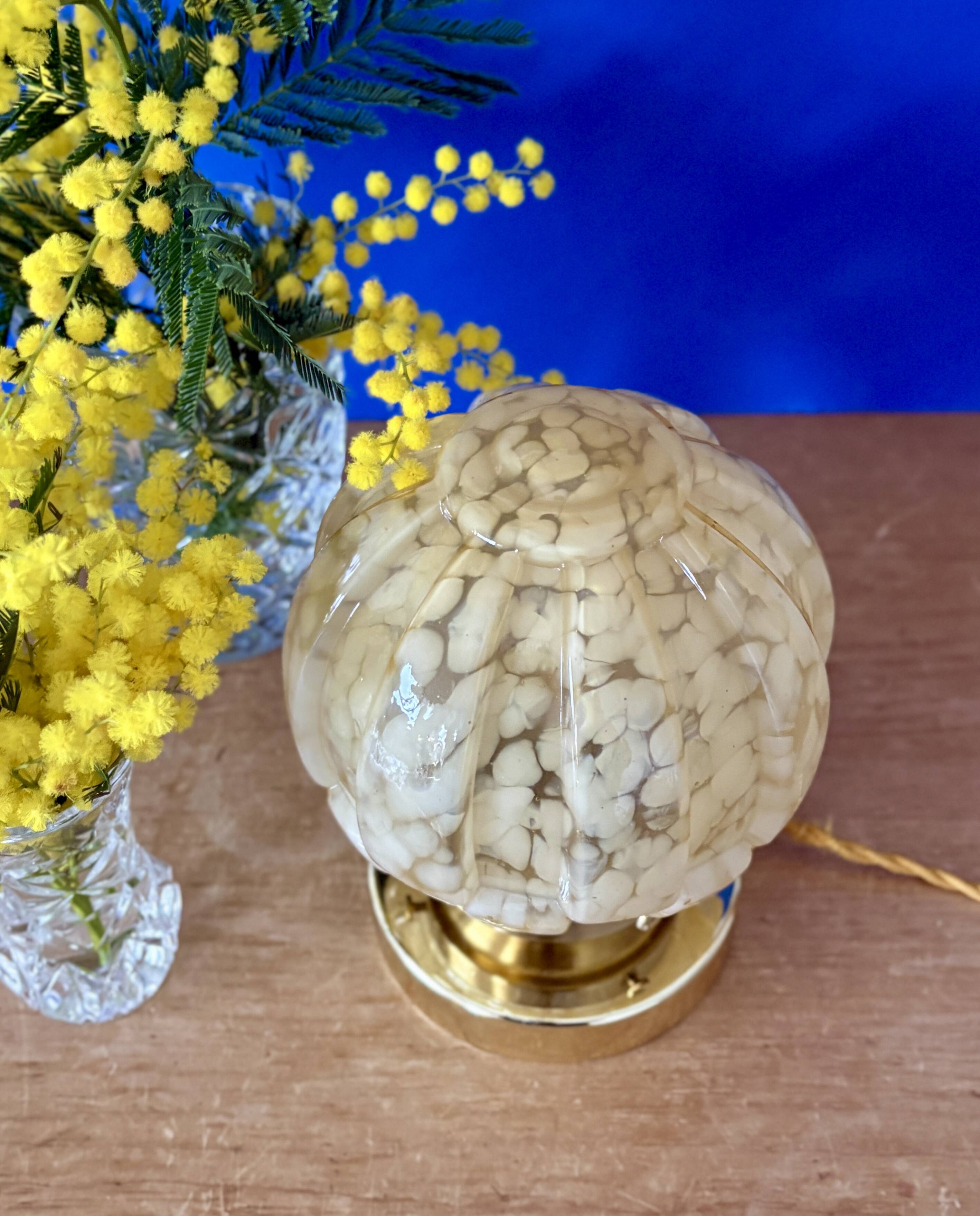 Beautiful table lamp, vintage Art Deco glass globe from Clichy in pink. Diameter