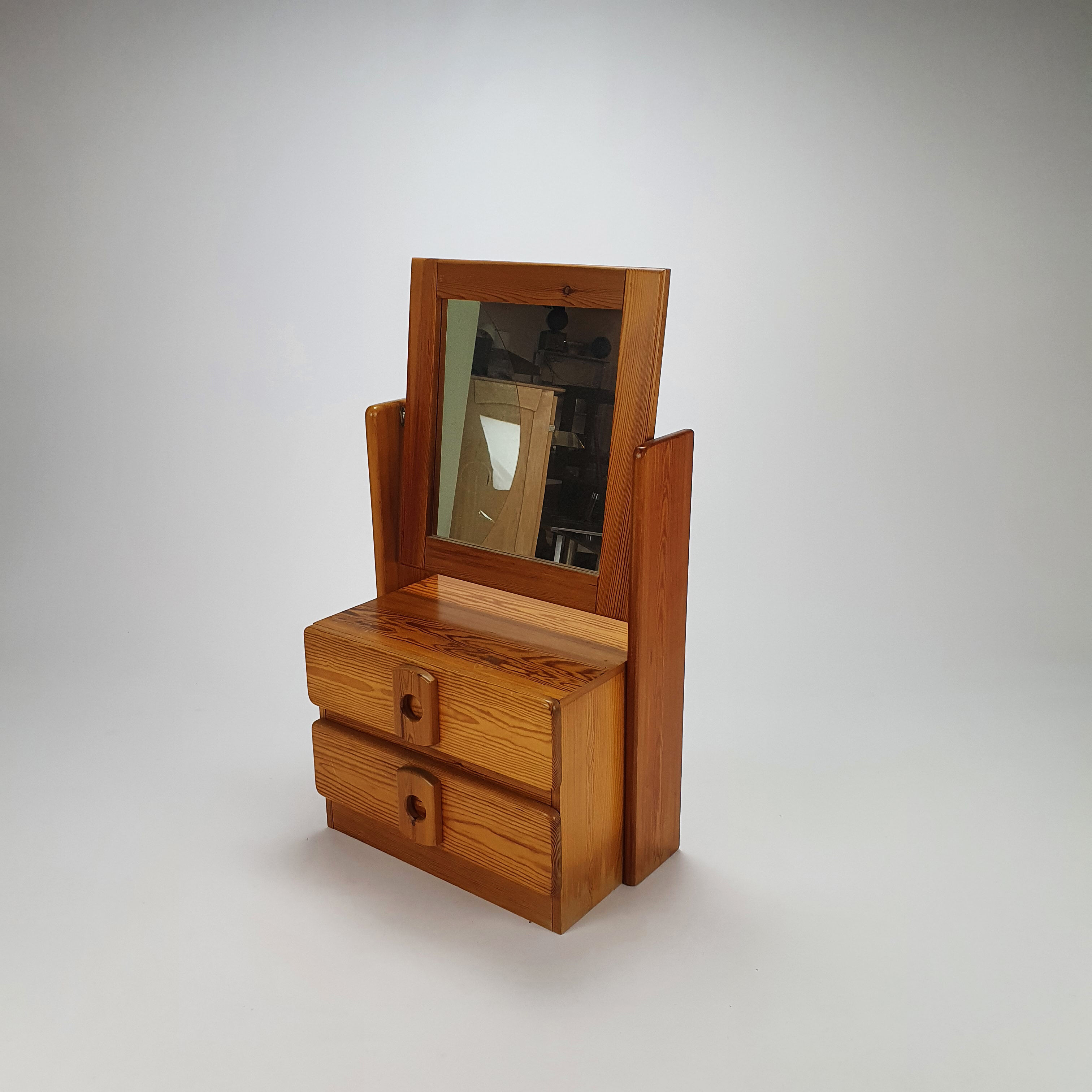 Maison regain pine dresser, 1970s