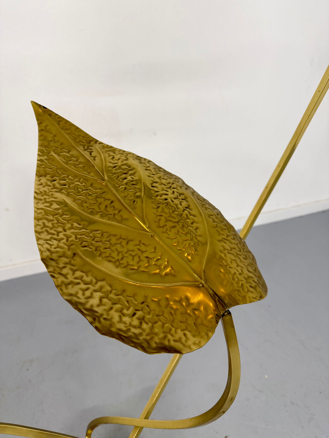 Rhubarb leaf floor lamp brass design Tomaso Barbi Italy an70