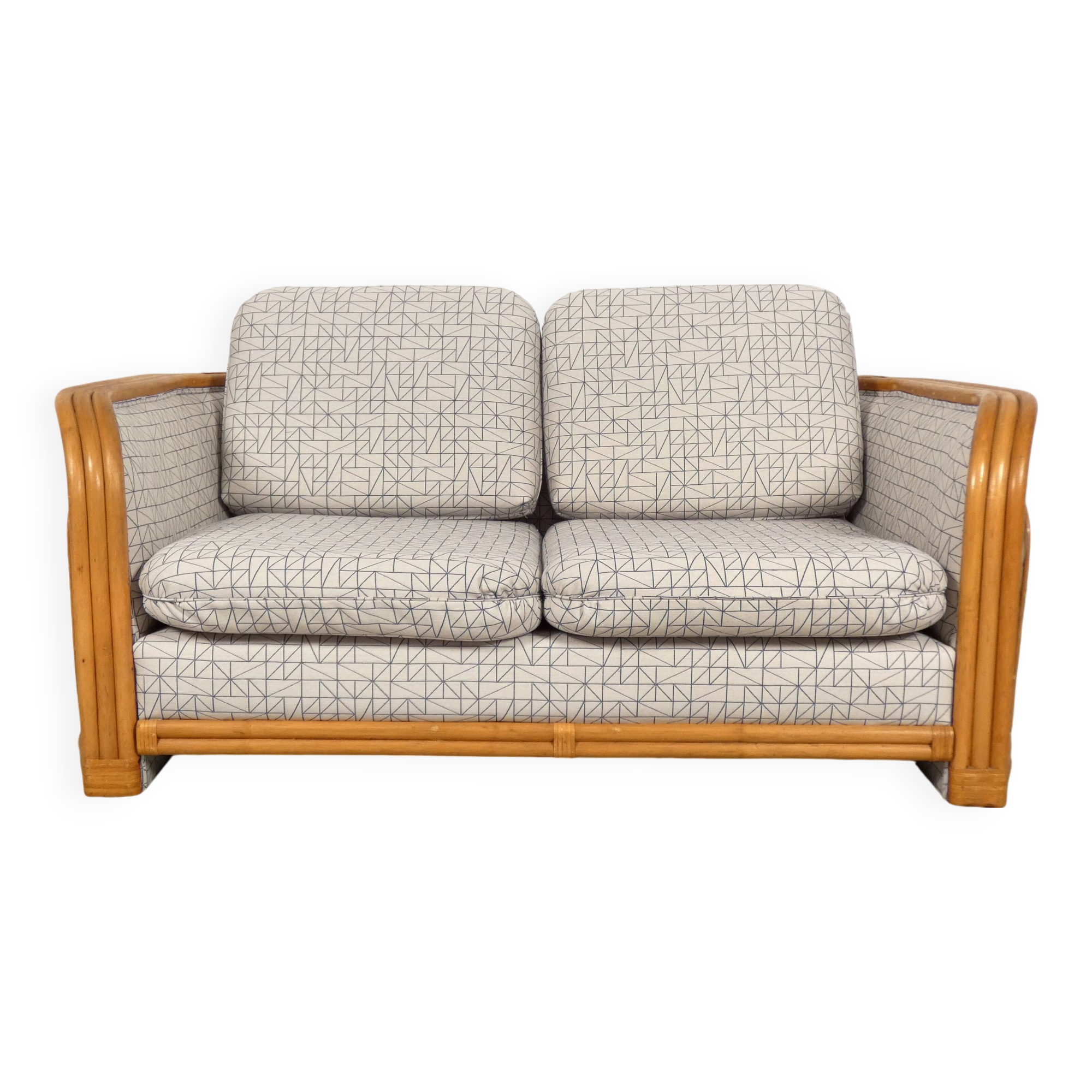 Canapé en bambou et rotin avec tissu graphique
