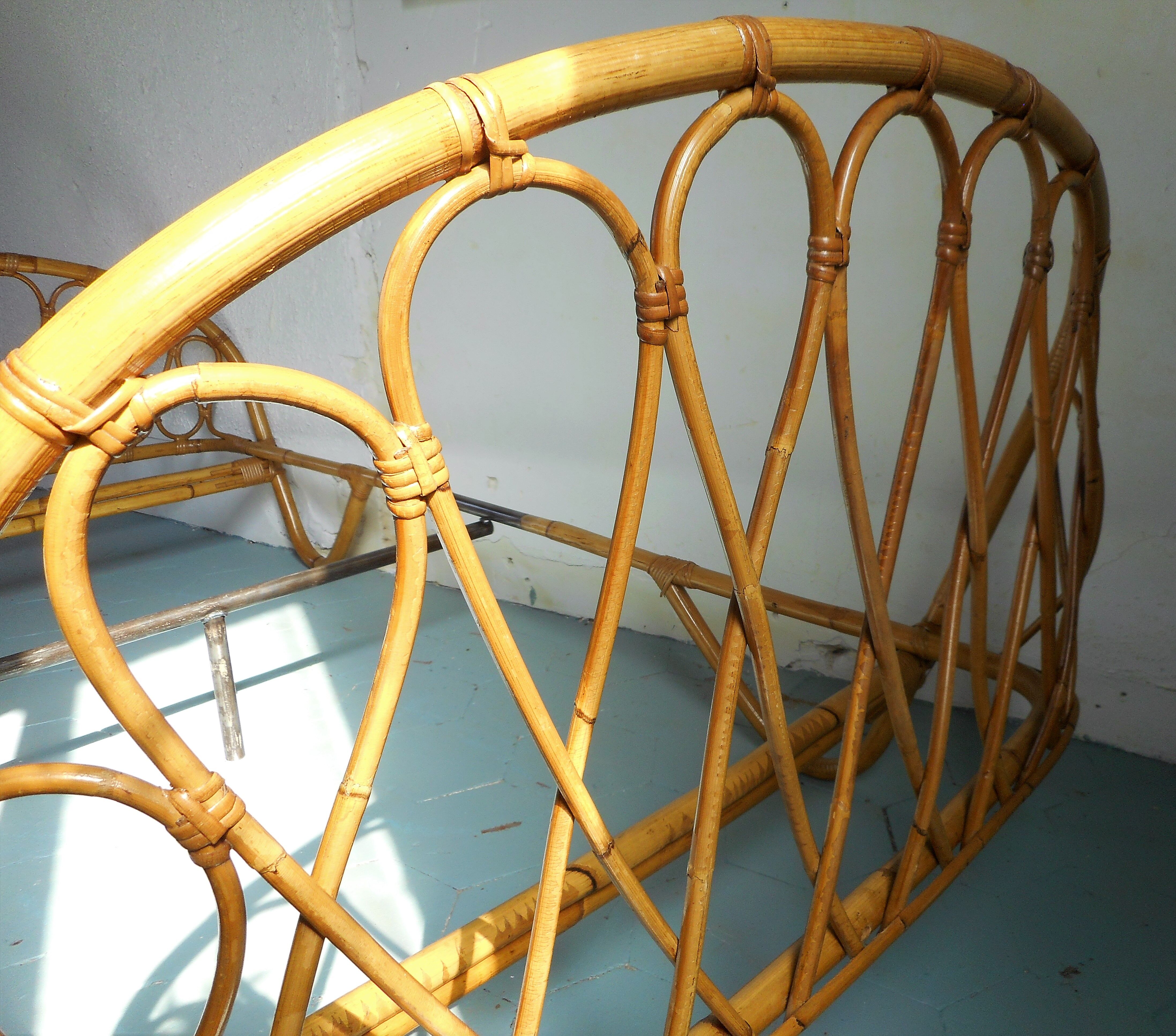 Rattan basket bed
