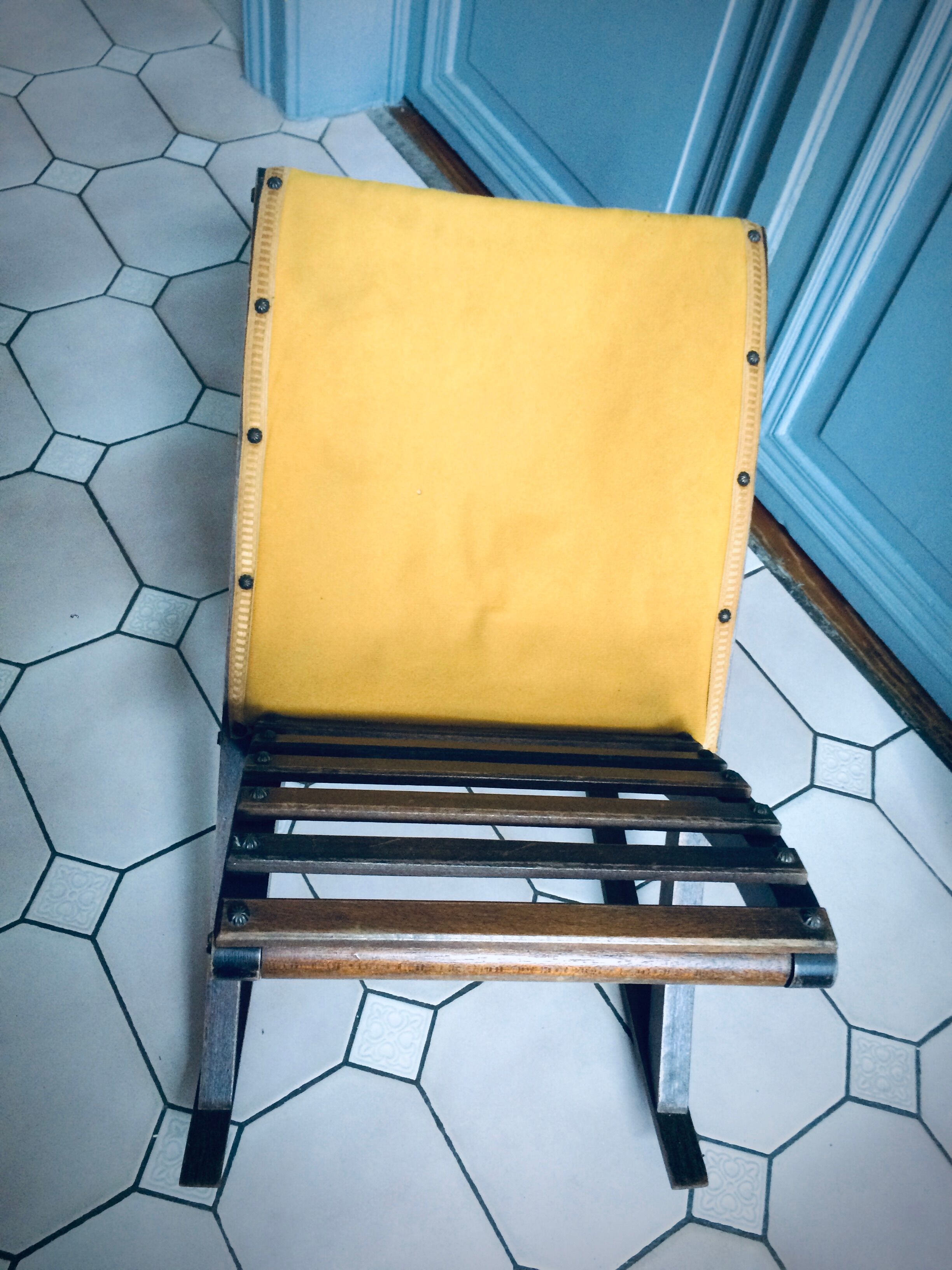 Vintage rocking foot rest