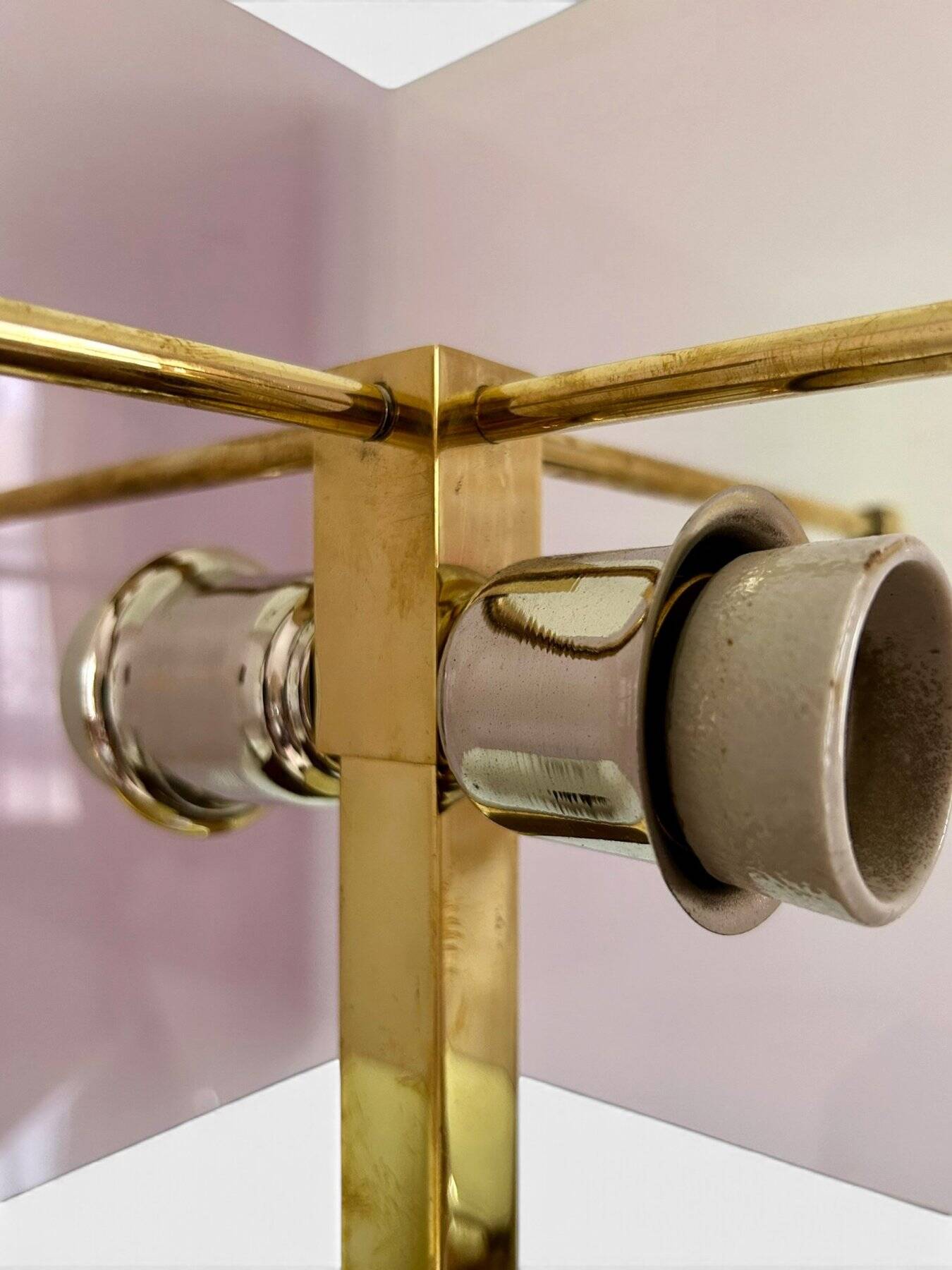 Lampe Attr. à Romeo Rega en lucite et laiton, 1970
