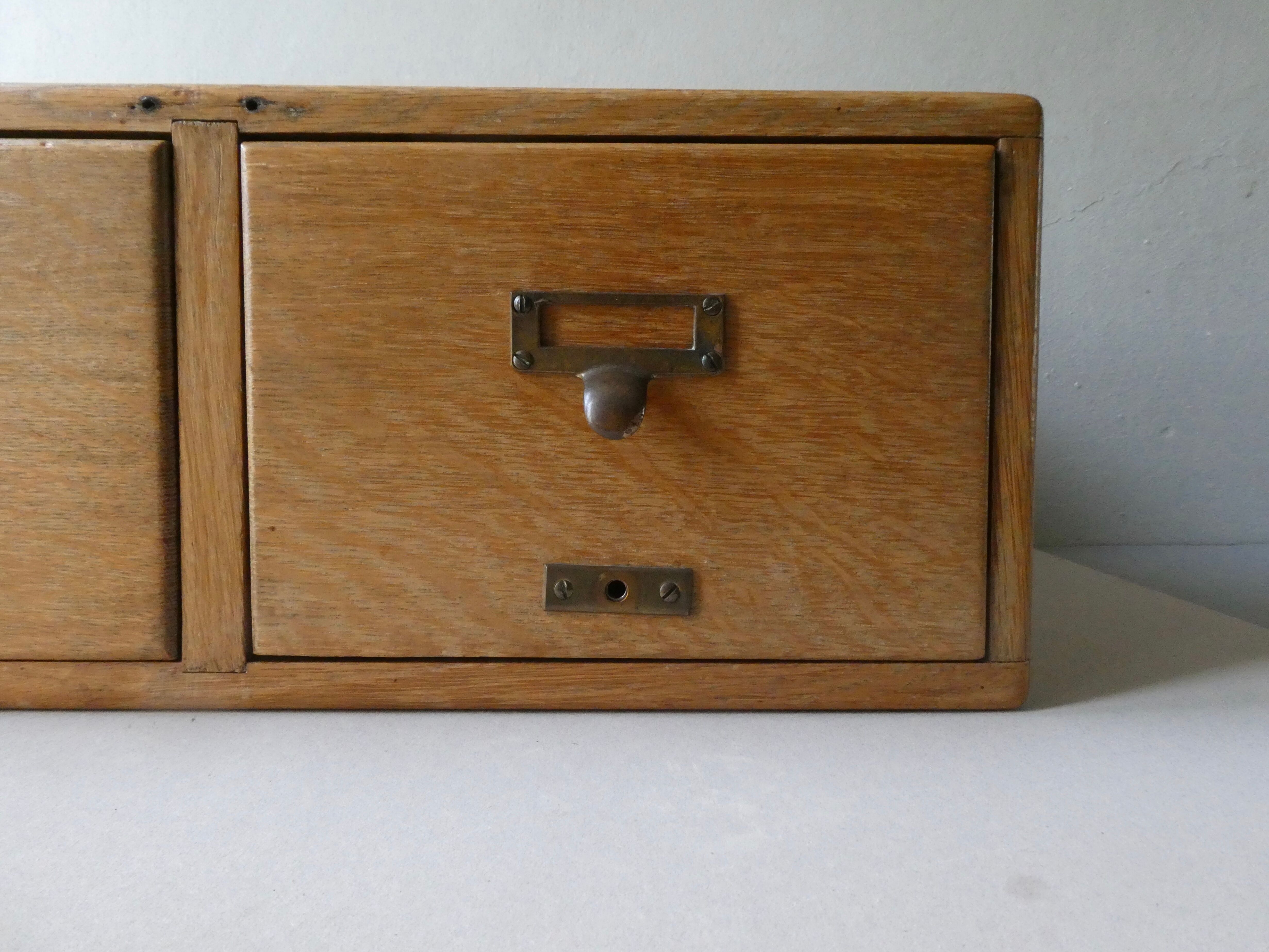 Office furniture, solid wood lockers