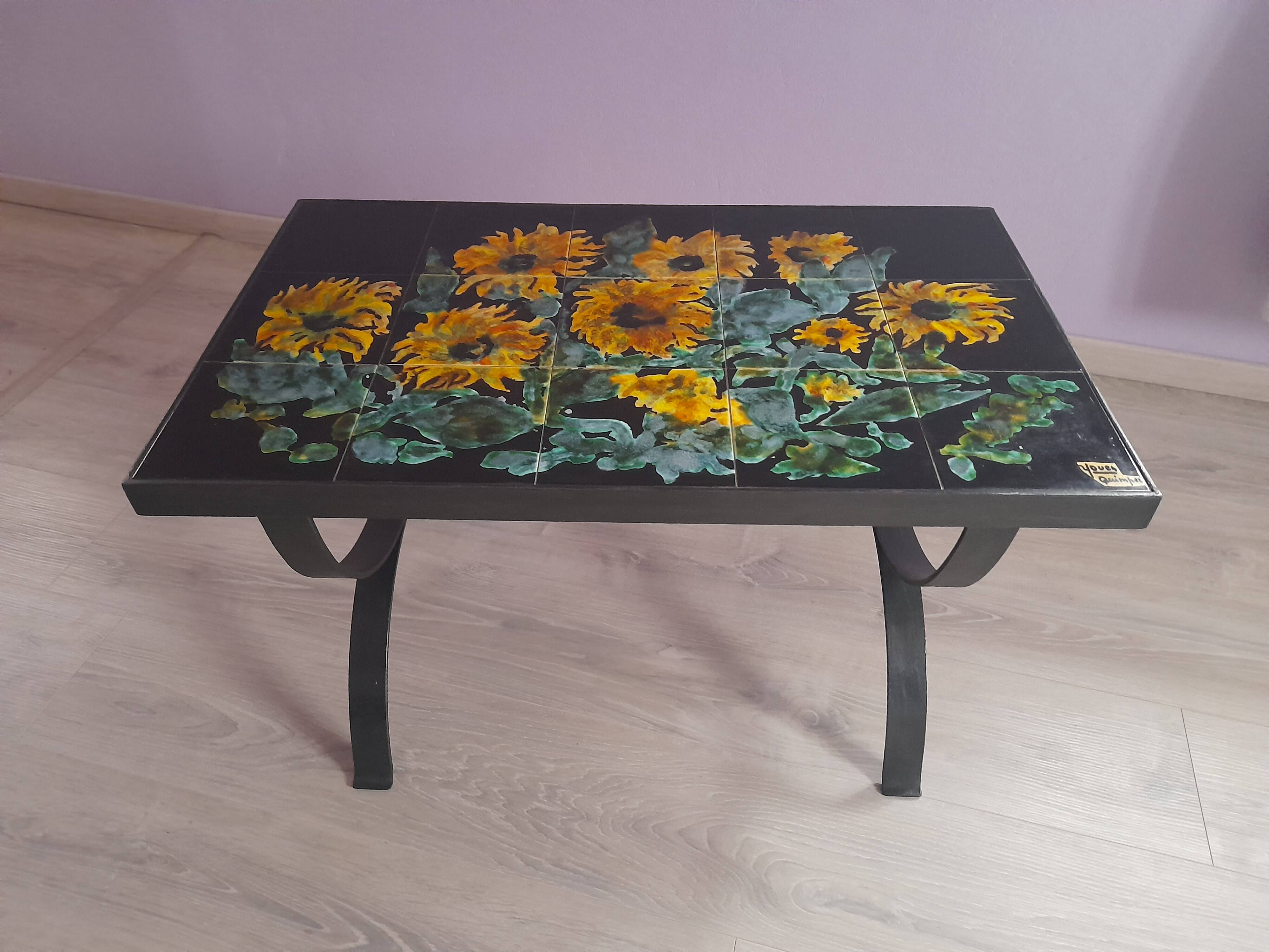 Ceramic coffee table from Quimper signed by Youen.