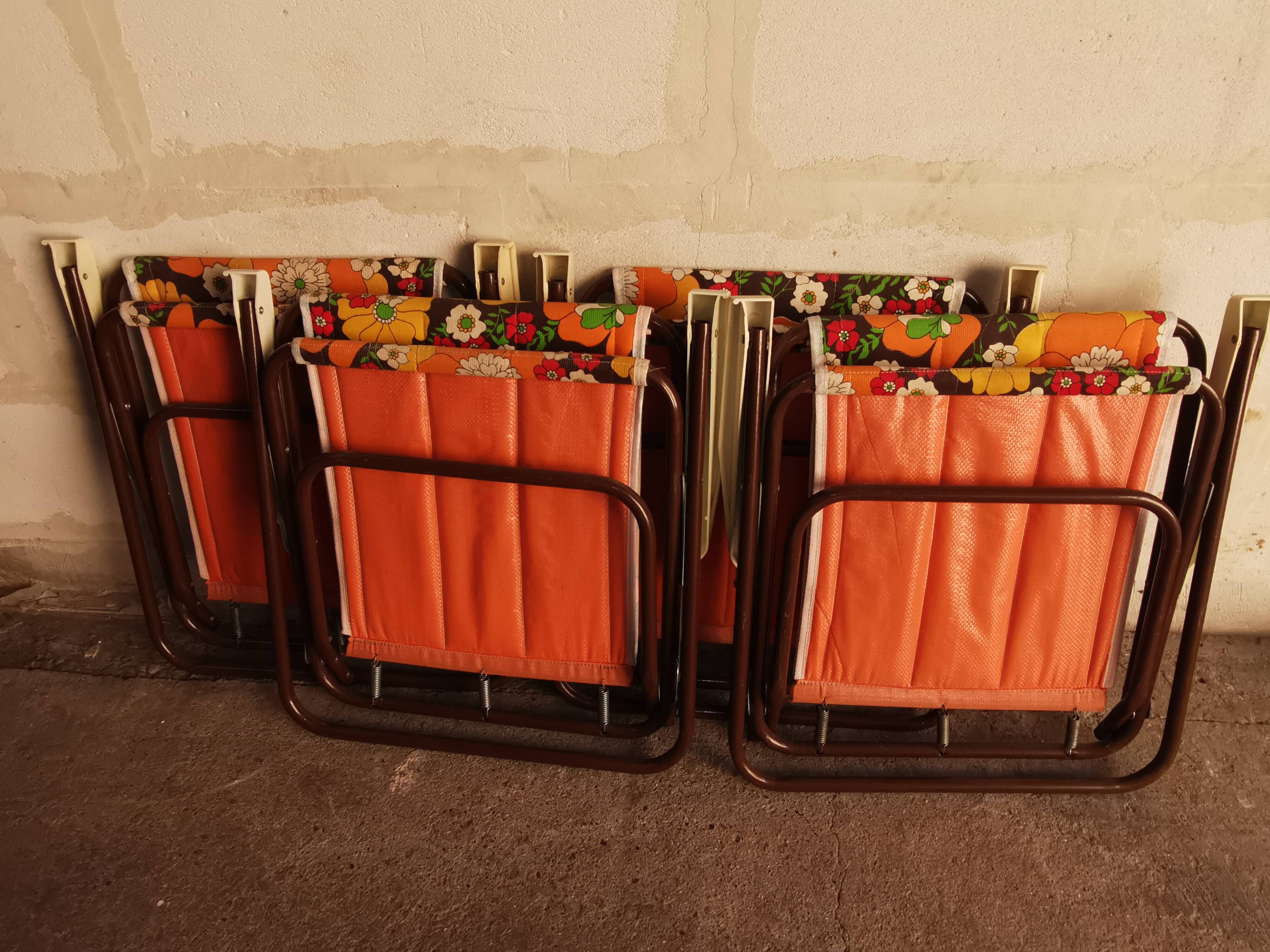 set of 4 beautiful vintage 70's Orange flower camping chairs. folding folding
