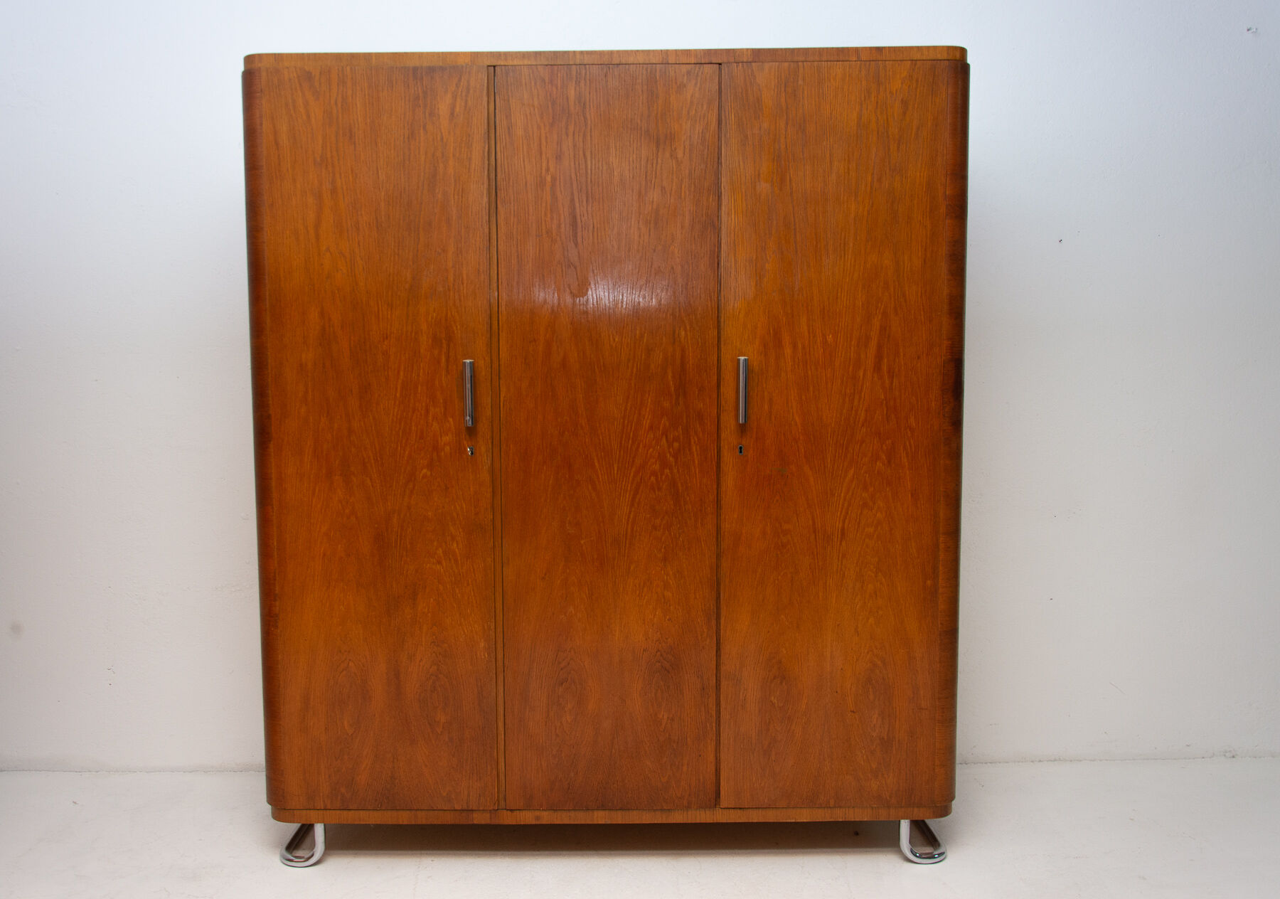 Armoire Bauhaus par Vichr & spol, années 1930, Bohême