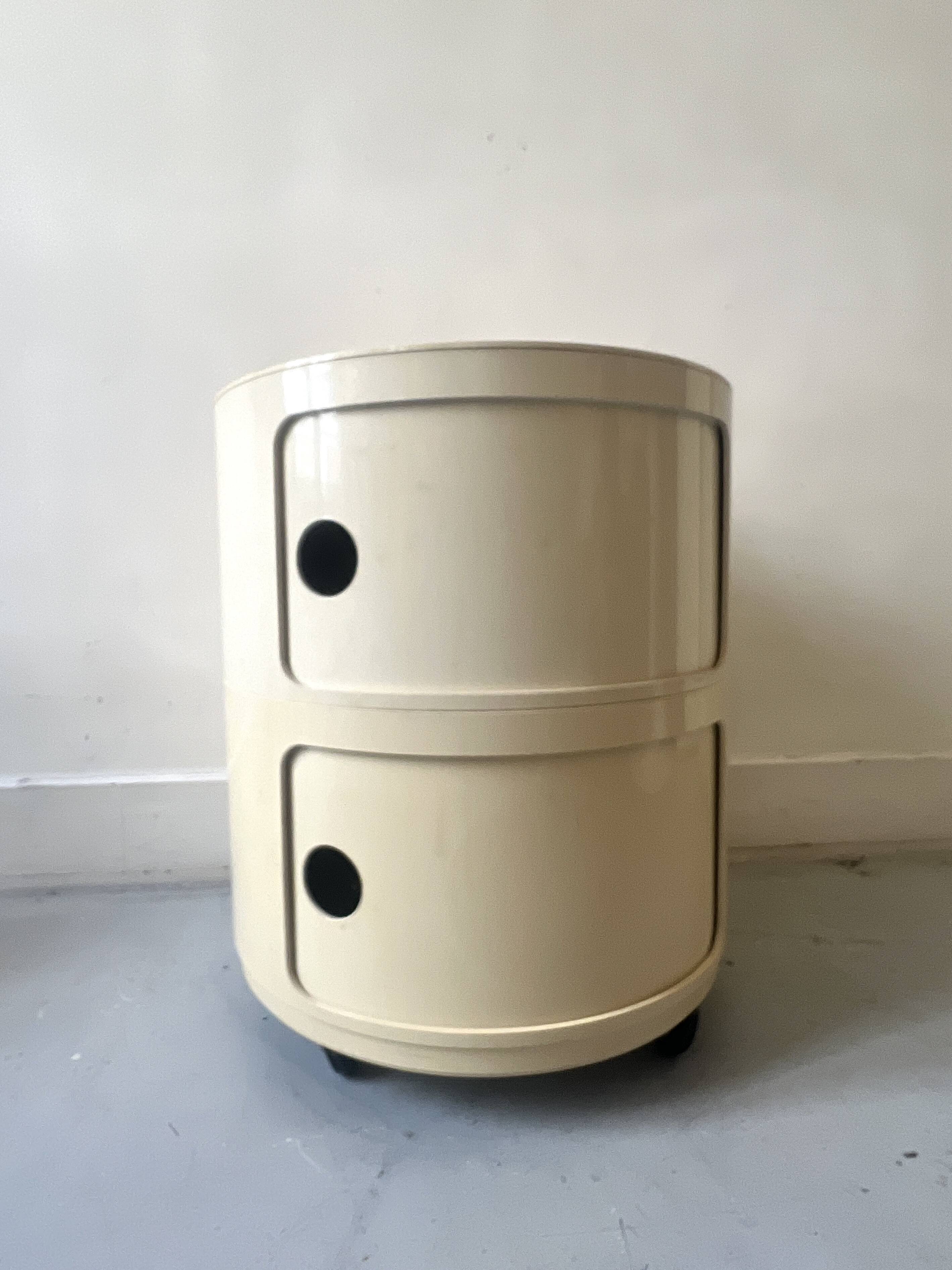 Componibili XL bedside table in cream by A. Castelli for Kartell, design 1970.