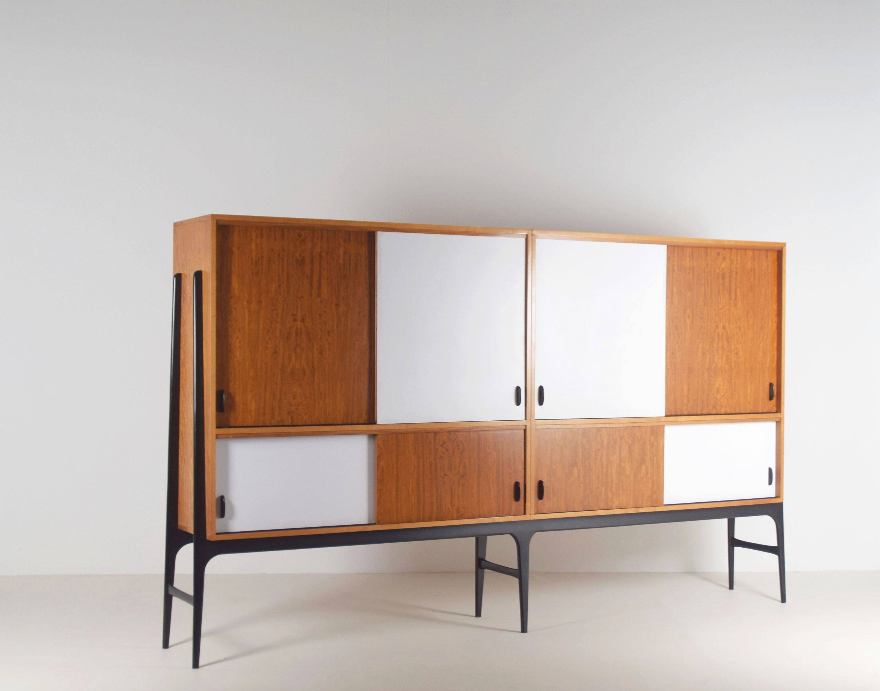 Highboard conçu par Alfred Hendrickx pour Belform, années 1950.