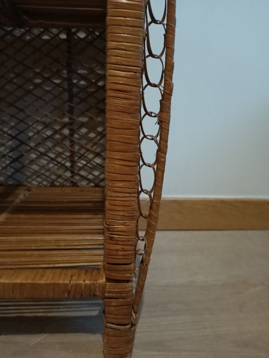 Round rattan shelf