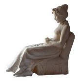École française, Femme pensive assise sur une chaise à franges (vers 1910)