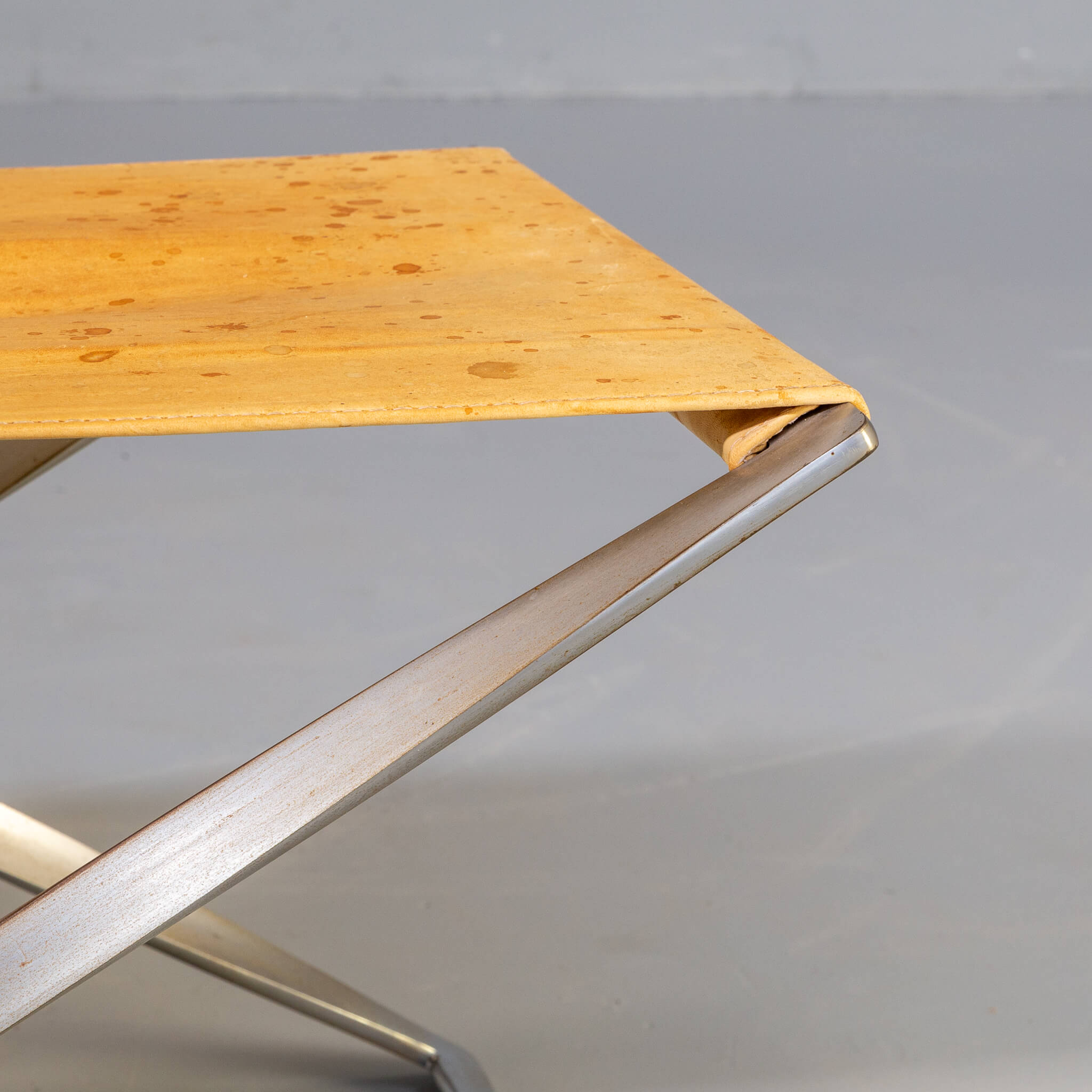 Tabouret pliant Poul Kjaerholm PK91 pour Fritz Hansen