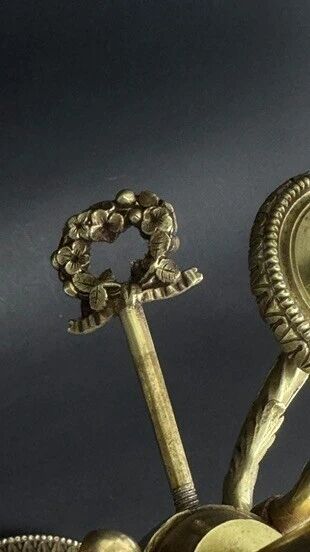 Bronze bouillotte lamp from the 19th century.