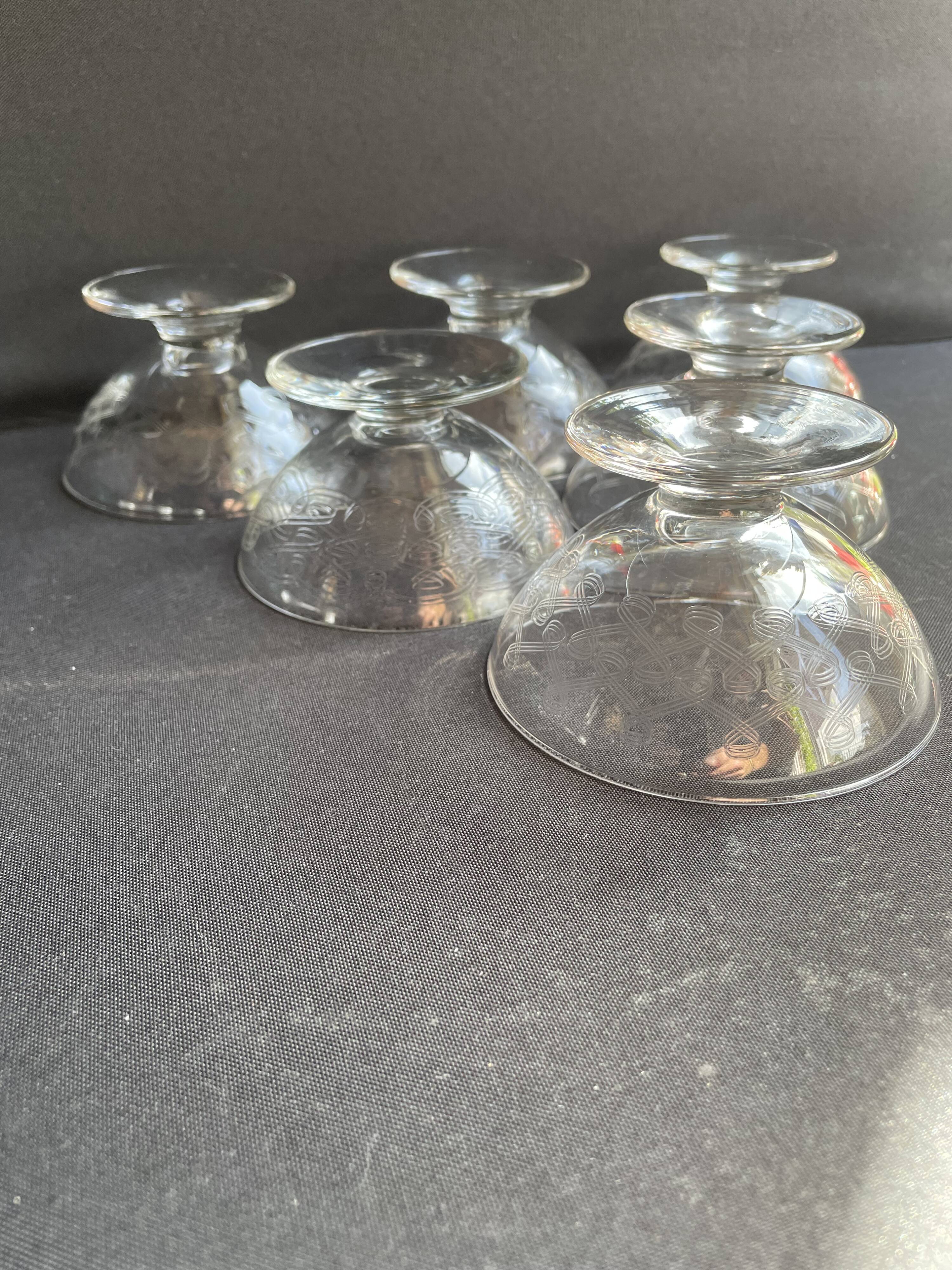 6 champagne glasses – Engraved crystal