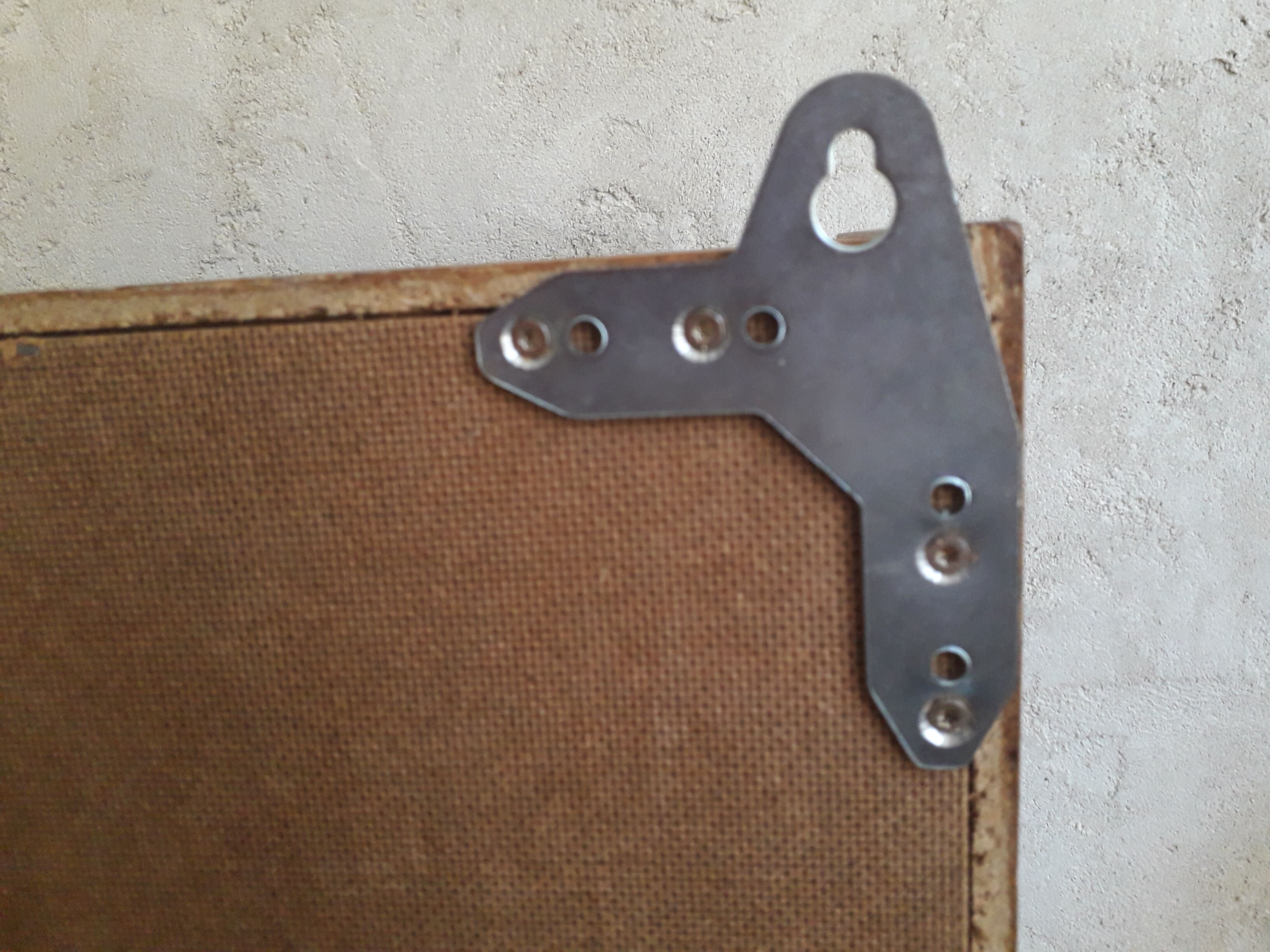 Wall display case in vintage oak veneer