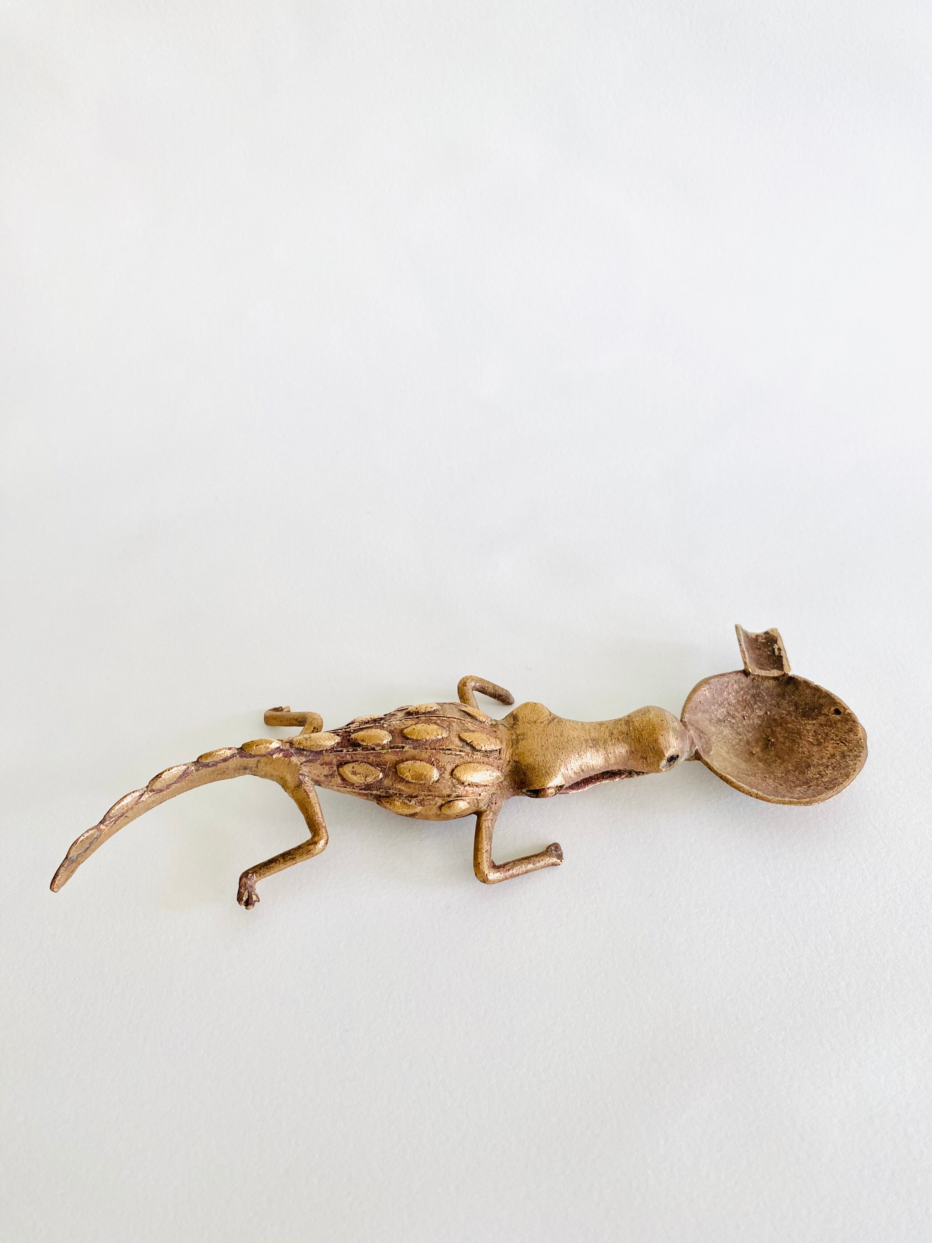 Animal bronze ashtray