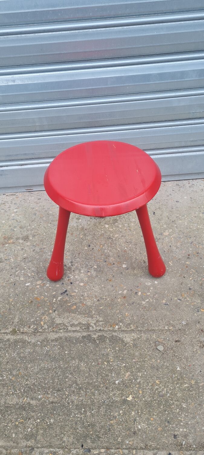 Stool Ingvar Kamprad limited edition red