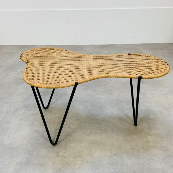 Table d'appoint Raoul Guys forme libre