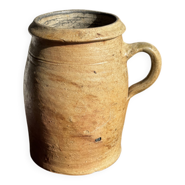 Large matte stoneware oval pot with beige handle H21 D12