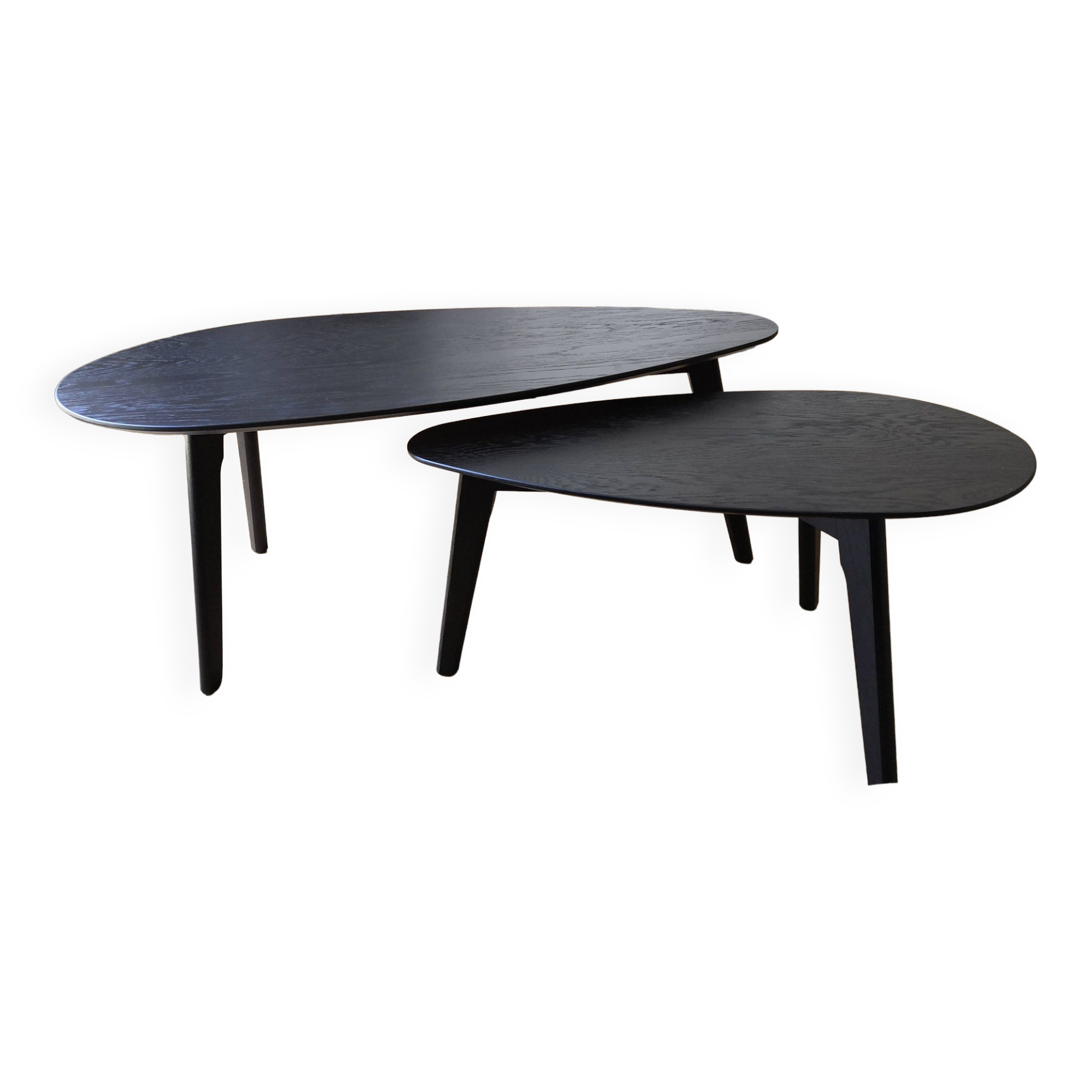 Pebble-shaped coffee tables