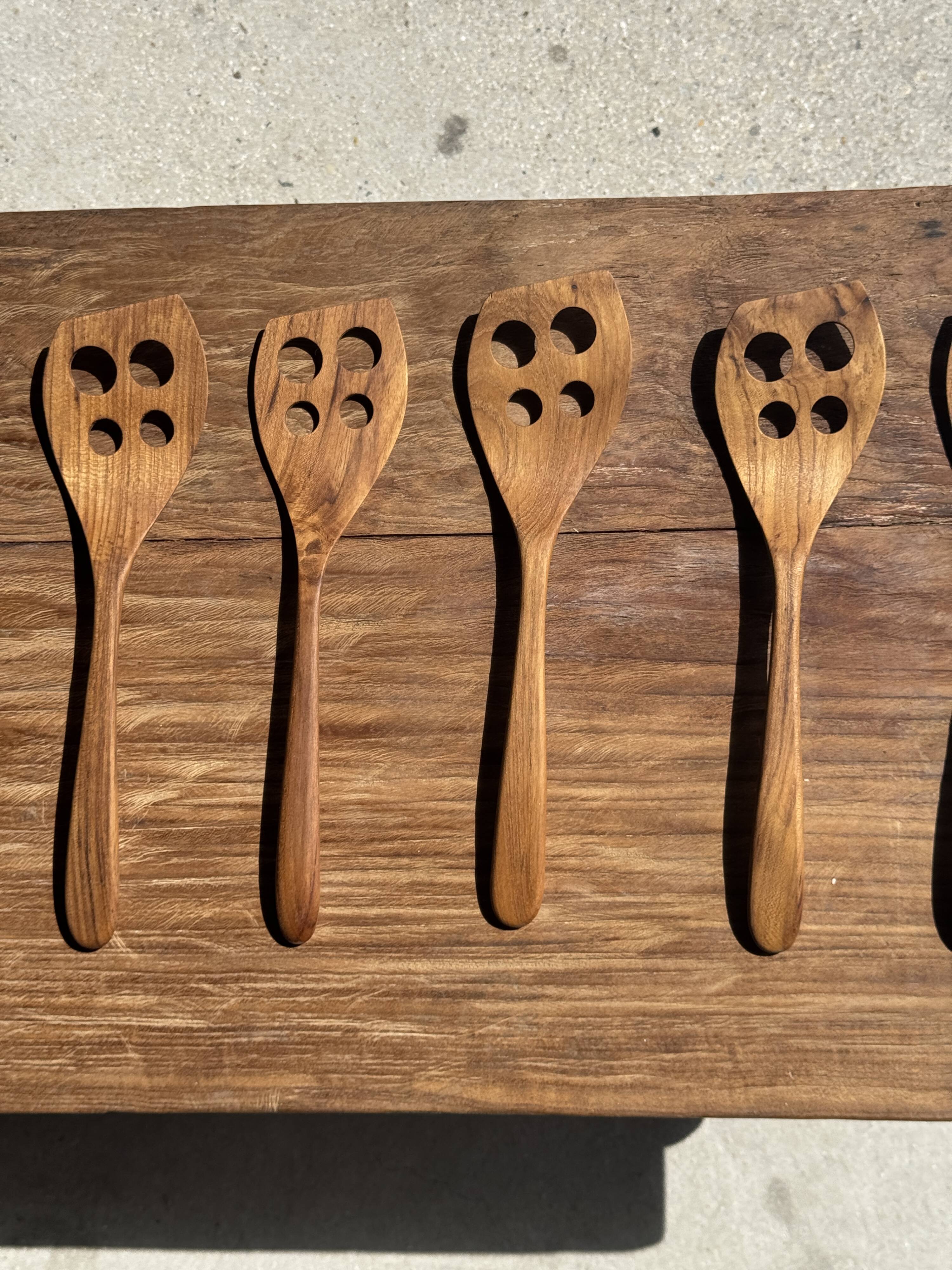 Slotted spatula, teak kitchen utensil L30 W8