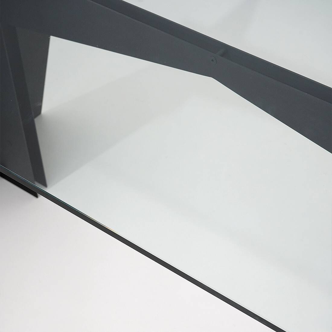 Table en verre et métal noir, années 1970