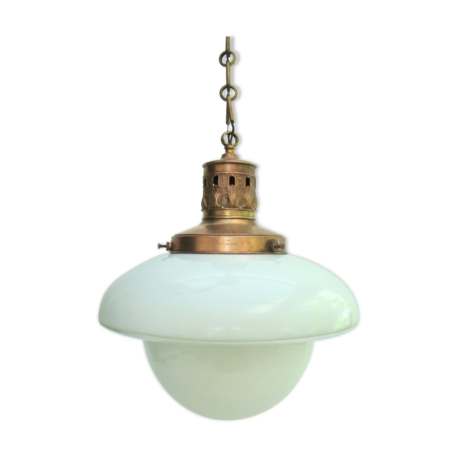 Opaline suspension at the end of the 19th century