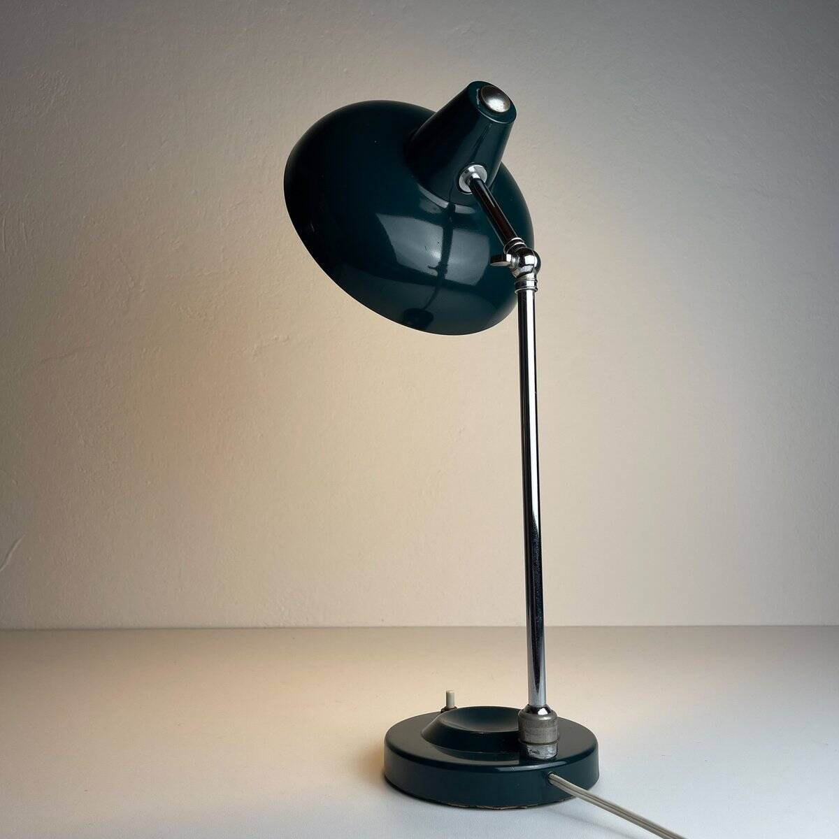 Green metal industrial desk lamp, Italy, 1960s
