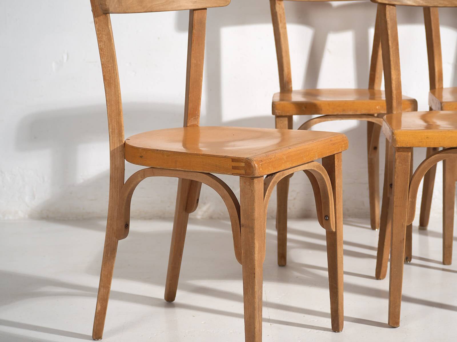 Vintage Bentwood Chairs (c.1940). Set of 4 pieces #1