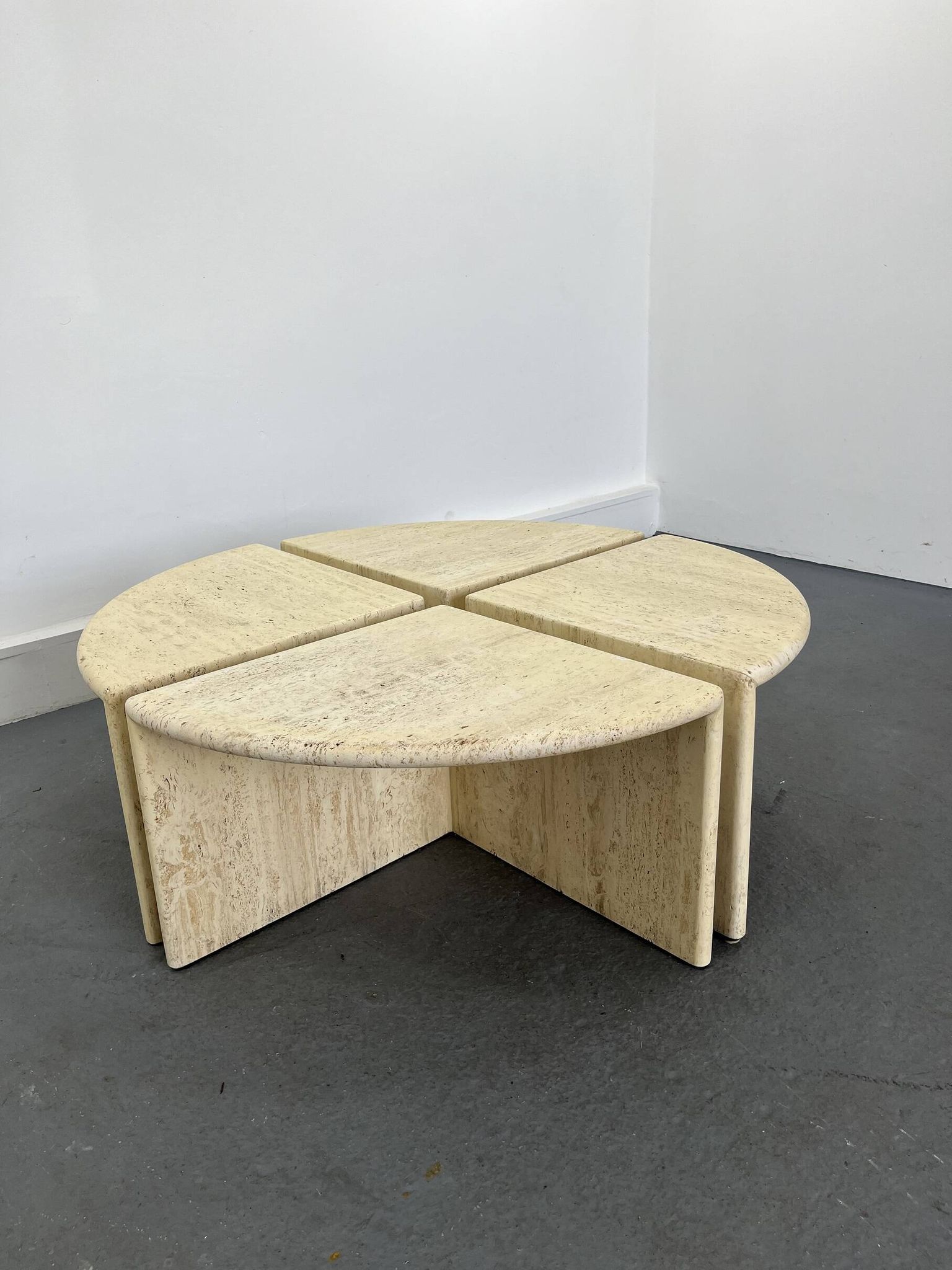 Tables Basses ou d'Appoint en Travertin, Italie, 1970s, Set de 4