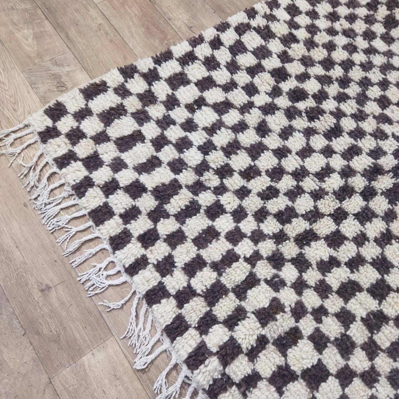 Handmade wool Berber rug 256x150 cm