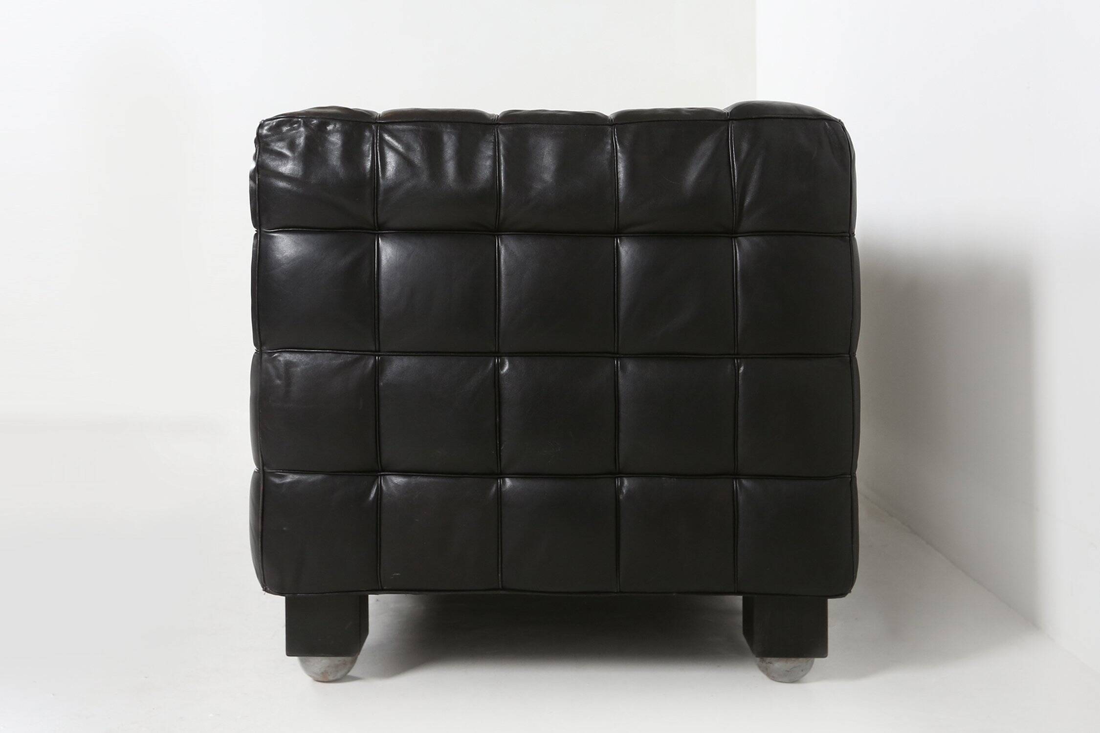 Canapé en cuir noir Kubus modèle "8020" par Josef Hoffmann pour Wittmann, Austr