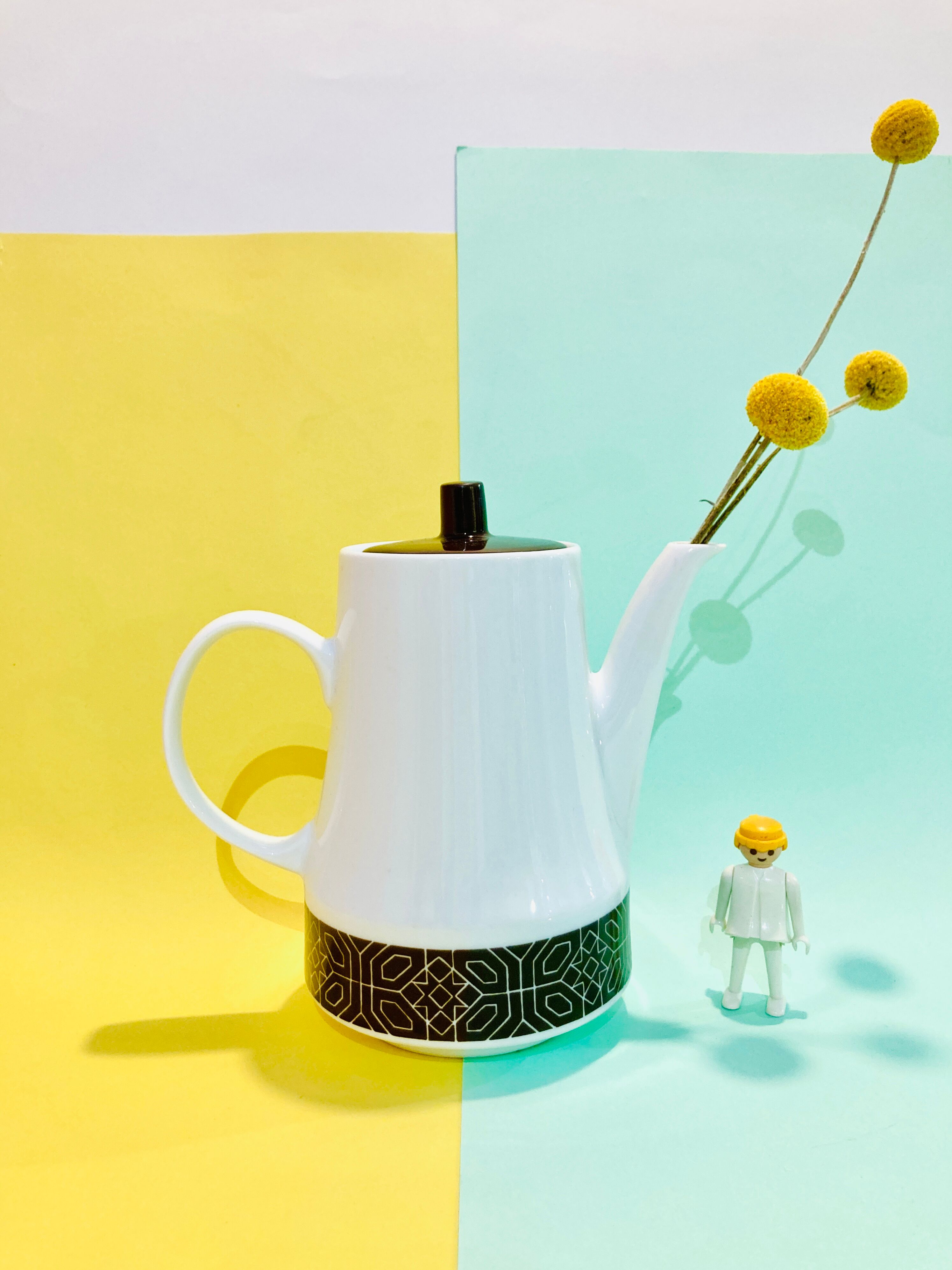 Brown and white porcelain theiere of the 70s _ retro-vintage -kitchen