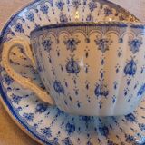 2 old coffee cups with their saucer, with blue bee patterns