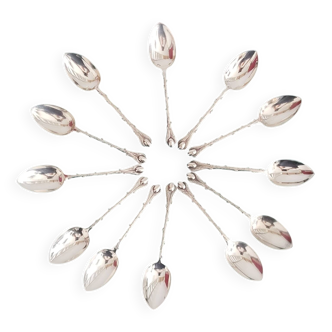 12 vintage silver-plated coffee or moka spoons in excellent condition.