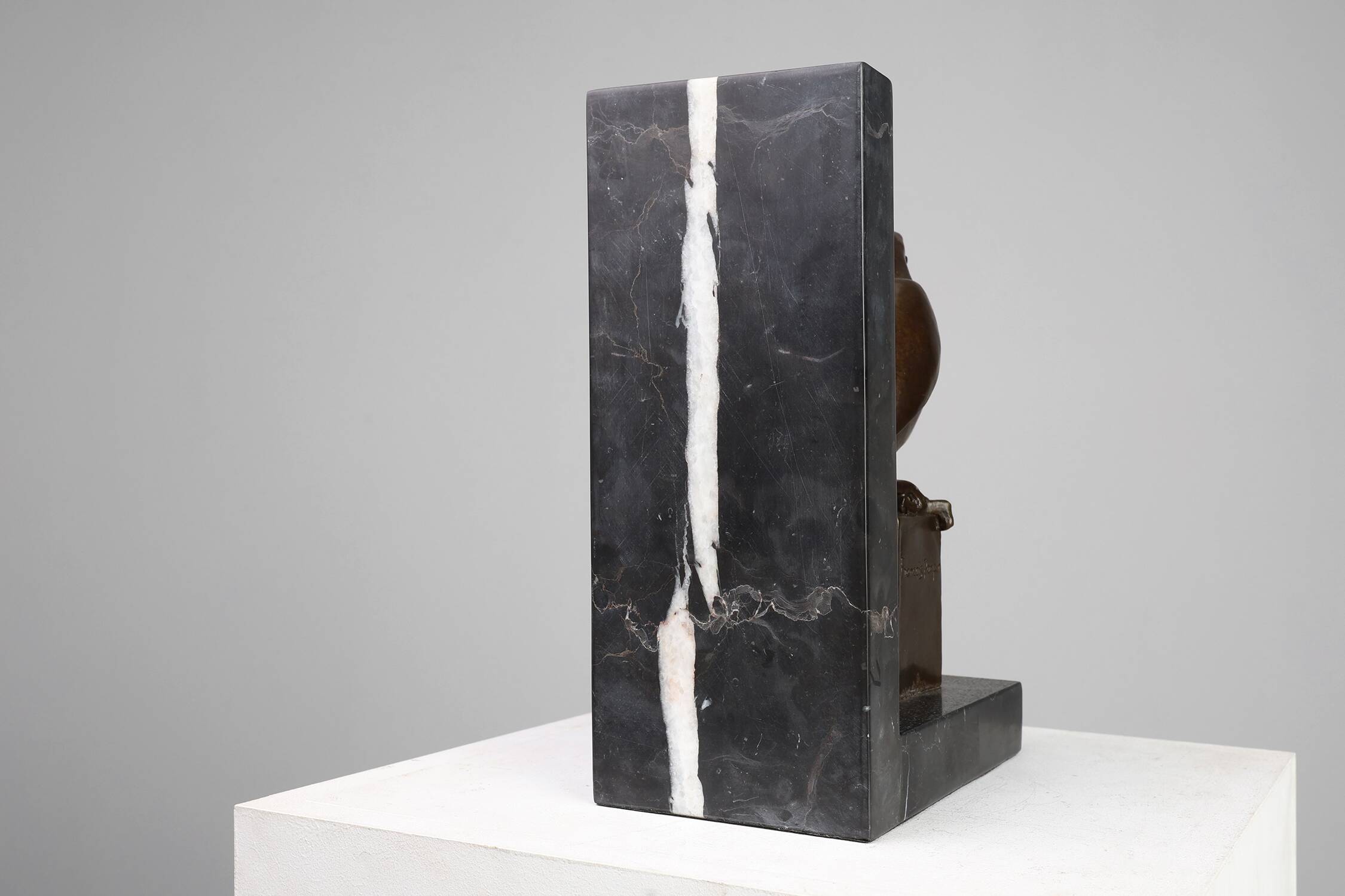 Faucon crécerelle en bronze par François Pompon, France vers 1930