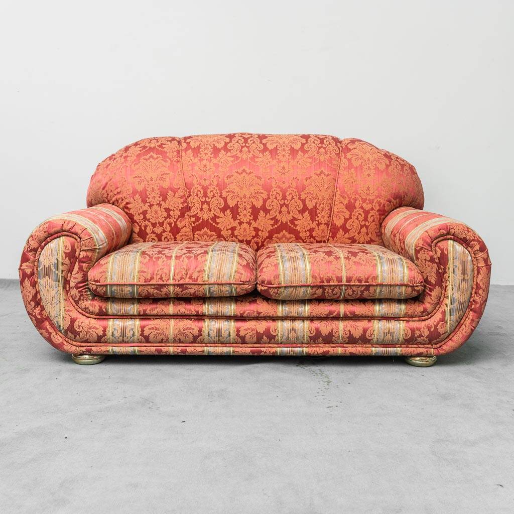 Divano due posti in tessuto broccato anni ’50 vintage