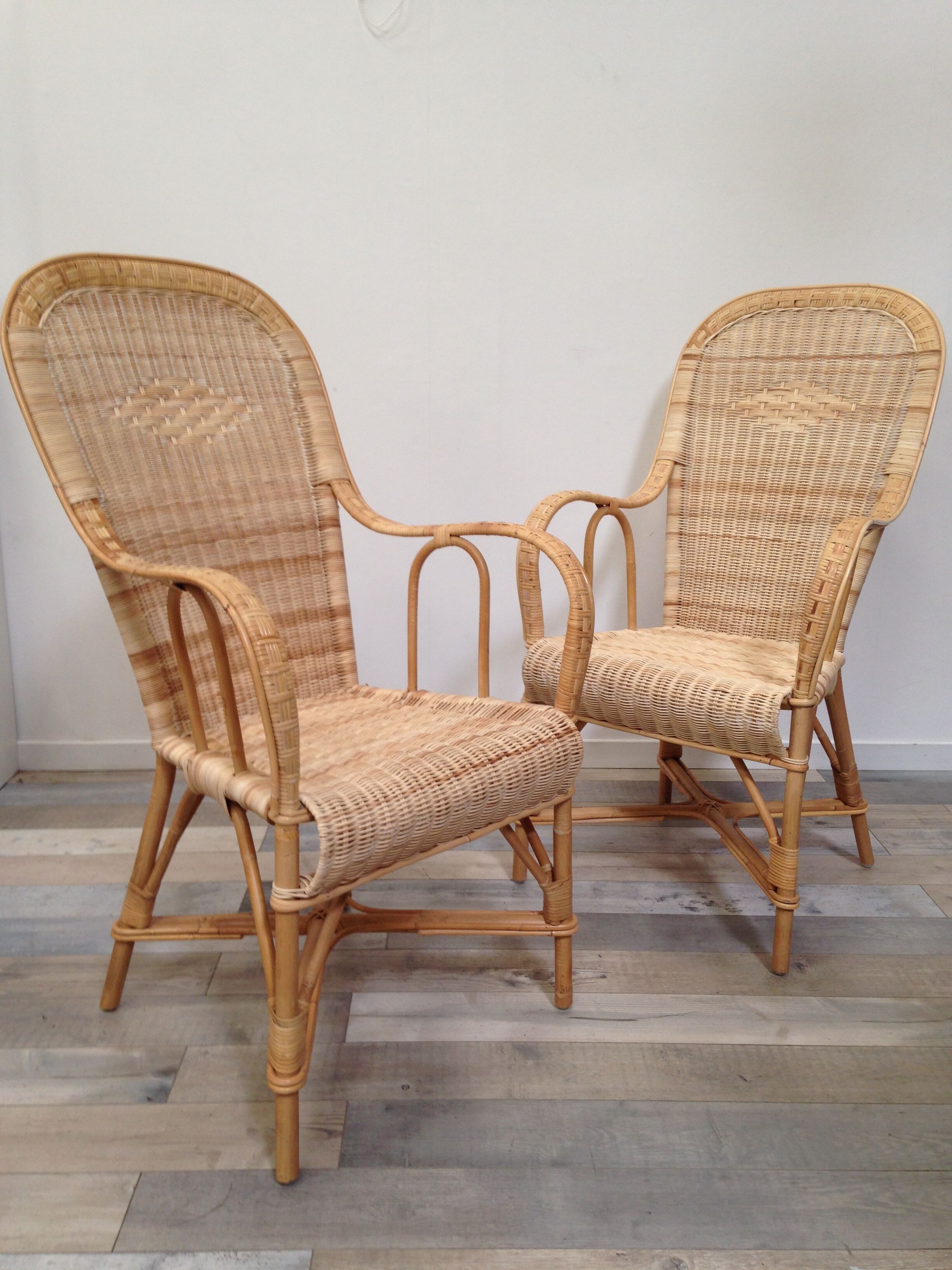 Paire de fauteuils en rotin