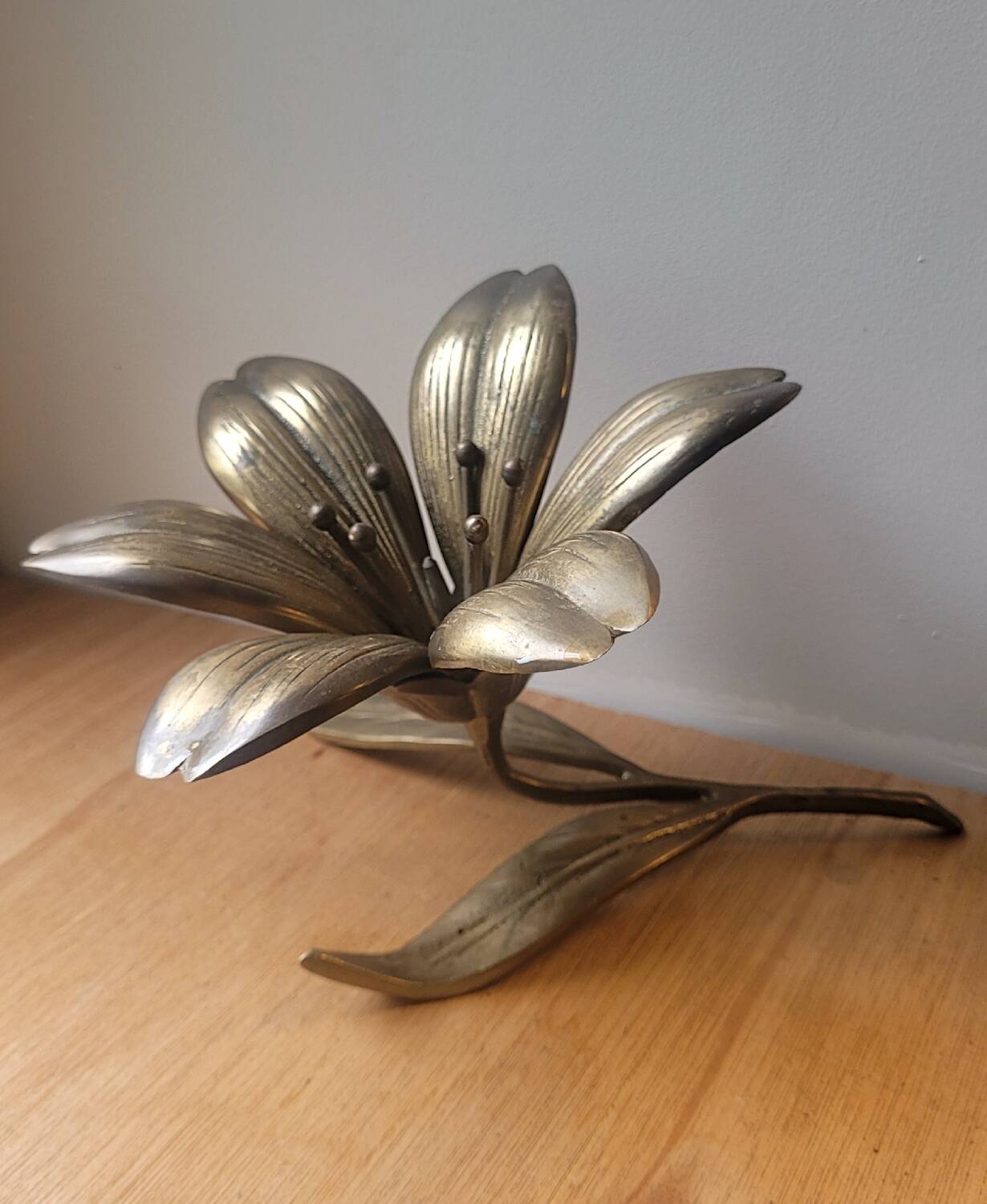 Brass flower ashtray