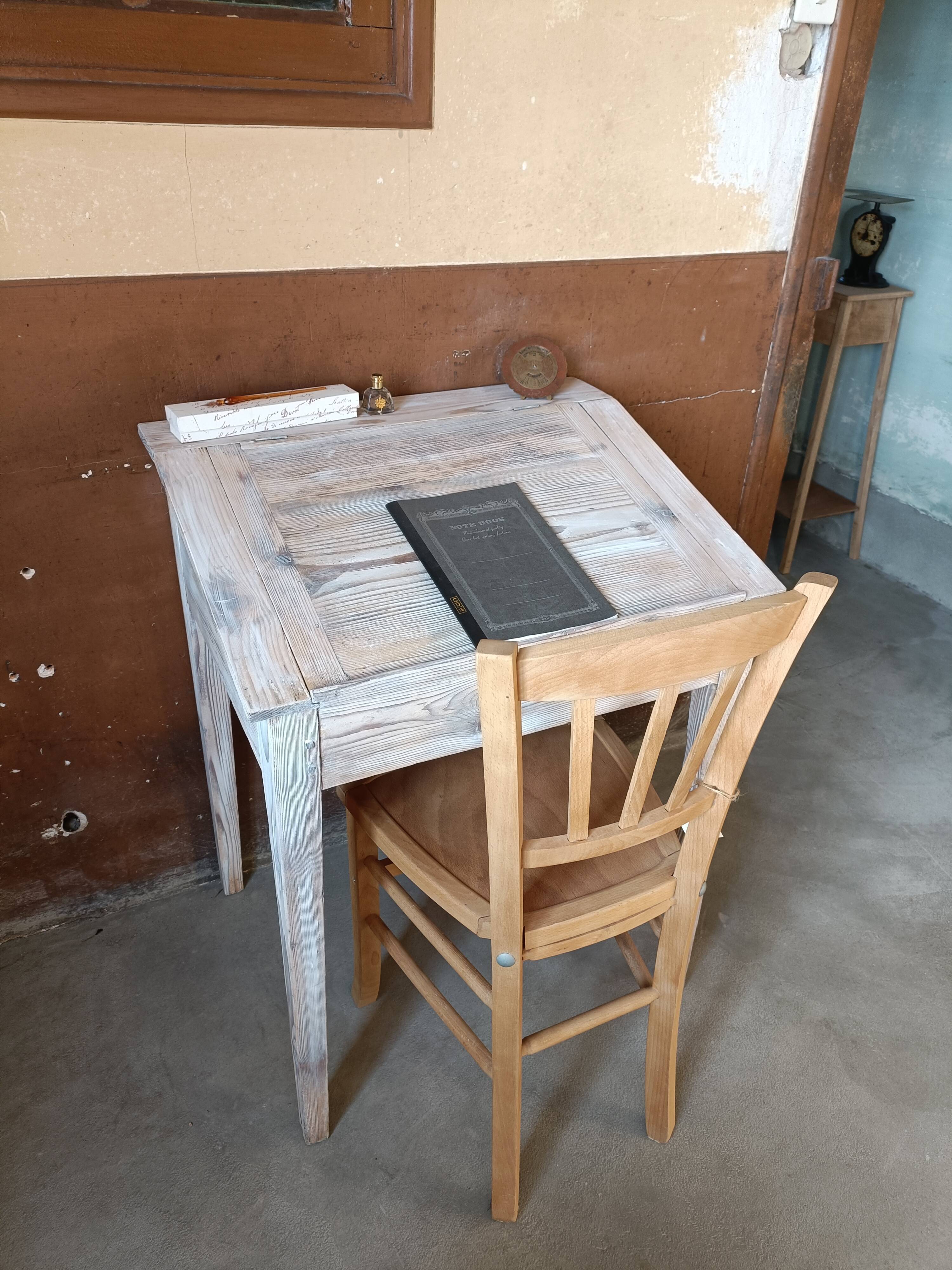 Bureau pupitre rénové