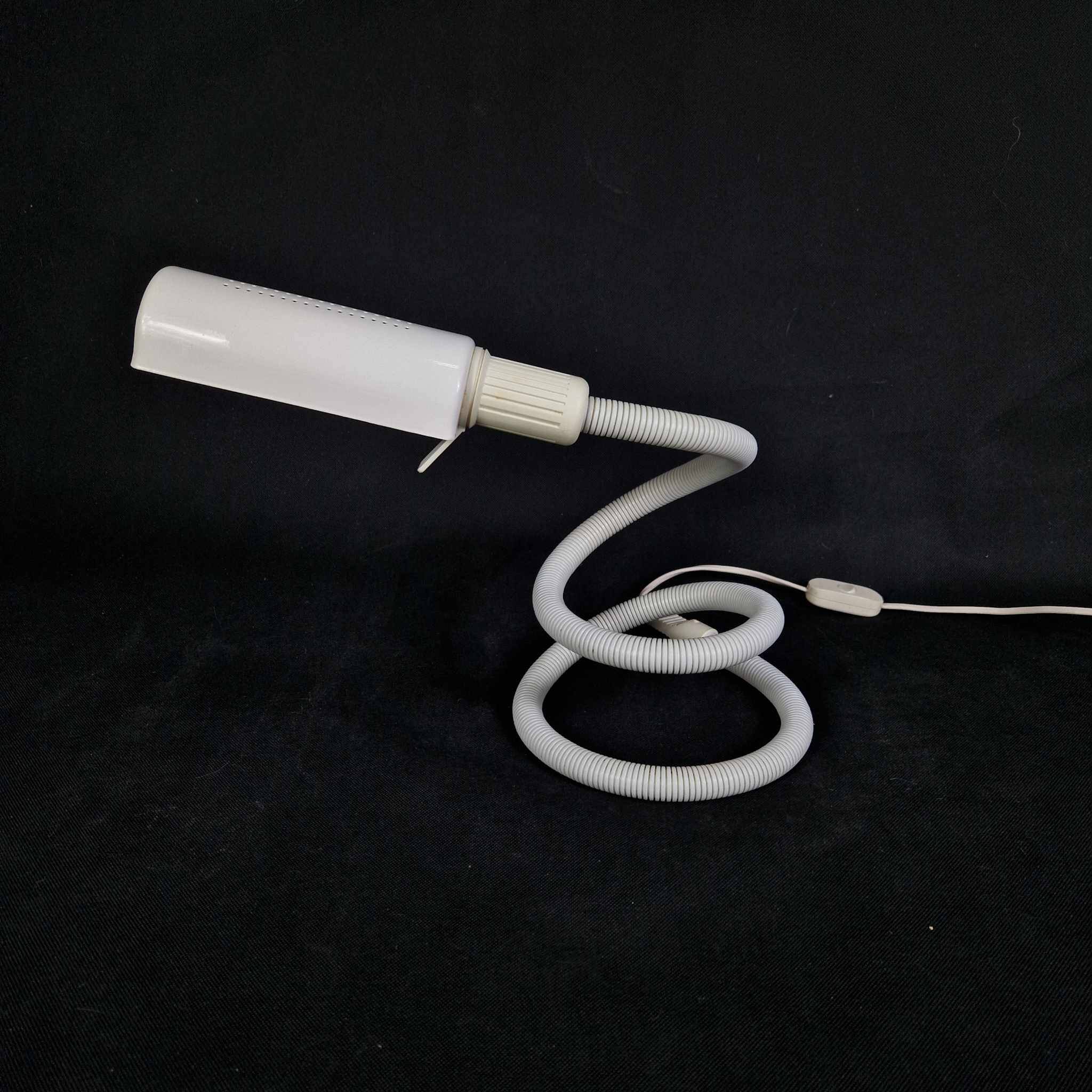 Lampe de bureau design Seneca des années 80 fabriquée en Suède.