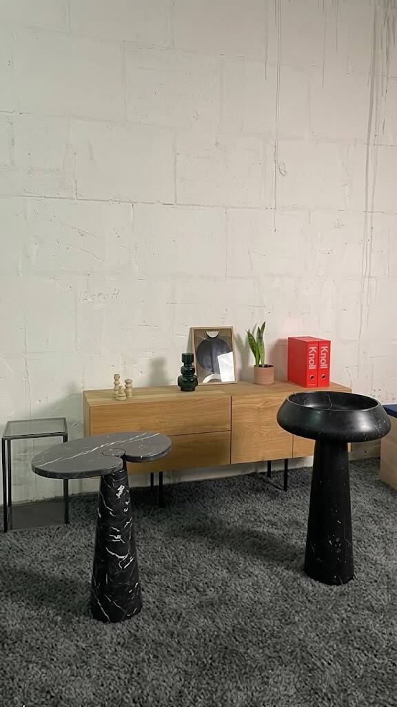 Agapecasa marble table