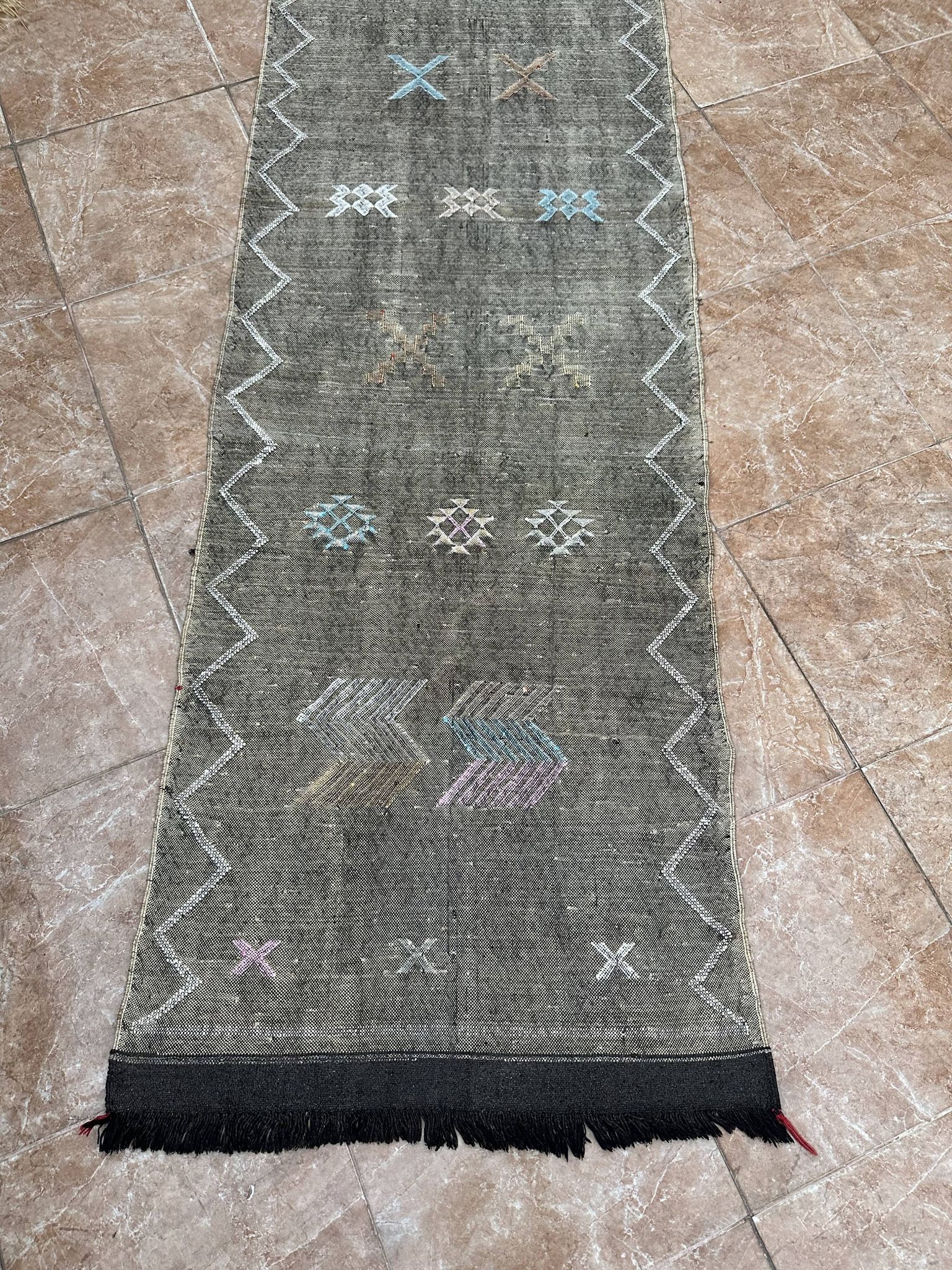 Moroccan silk hallway rug with cactus pattern: handwoven