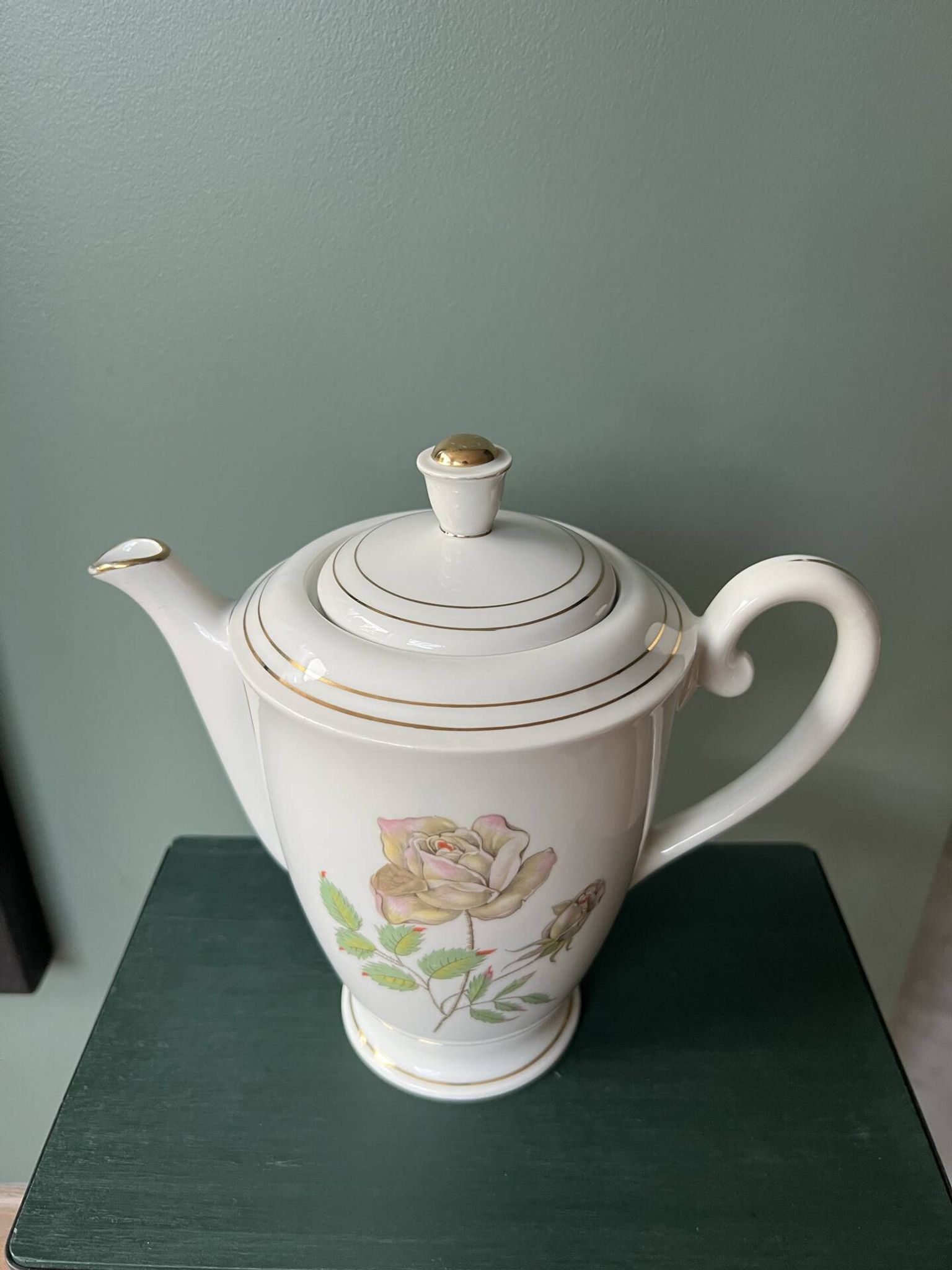 Ancienne cafetière / verseuse en Porcelaine de Limoges – Décor Rose et