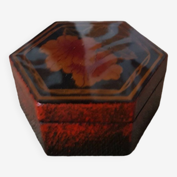 Hexagonal lacquer jewelry box